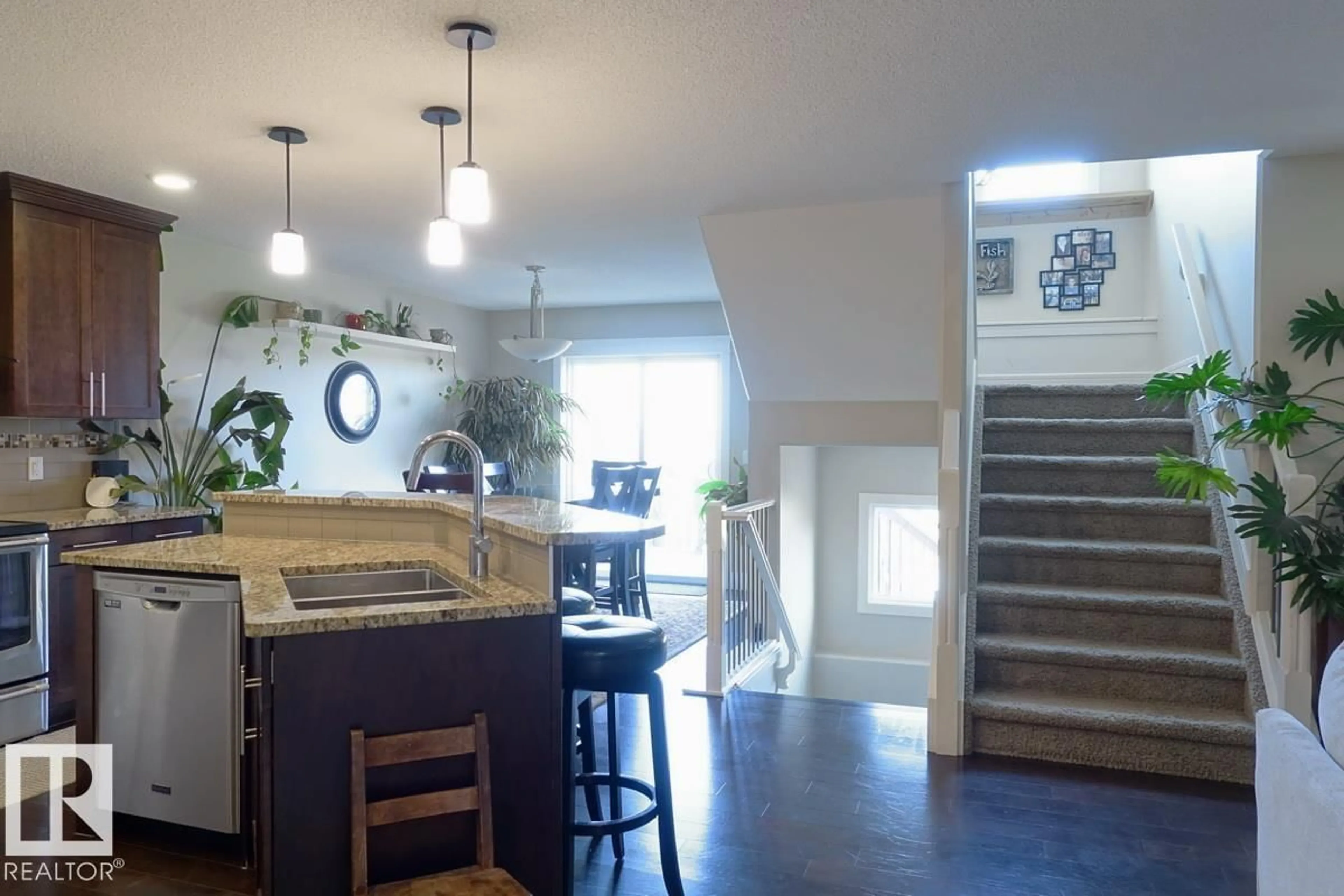 Open concept kitchen, unknown for 17 GARCIA CL, Fort Saskatchewan Alberta T8L0N7