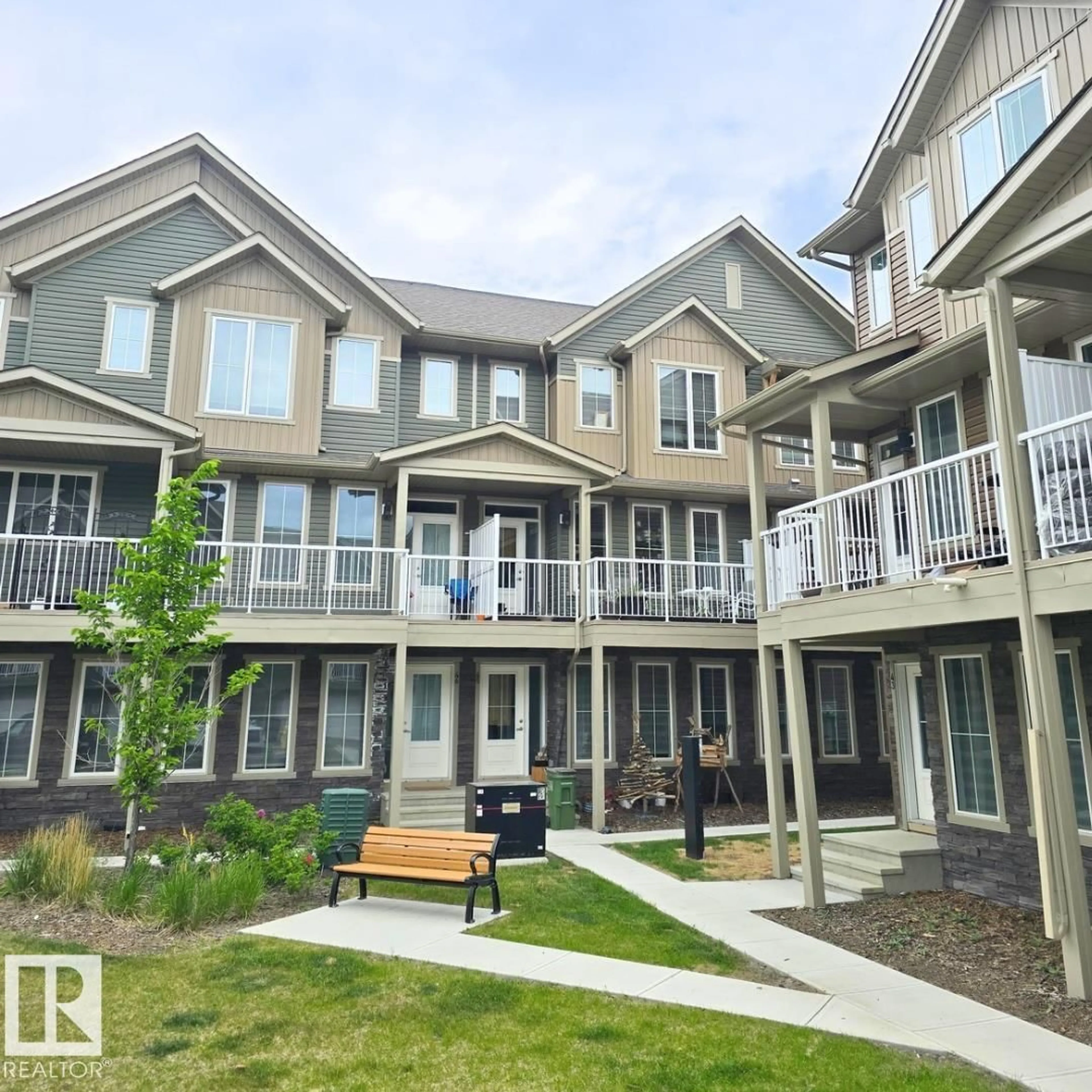 Patio, unknown for 1051 GRAYDON HILL BLVD, Edmonton Alberta T6W3C8