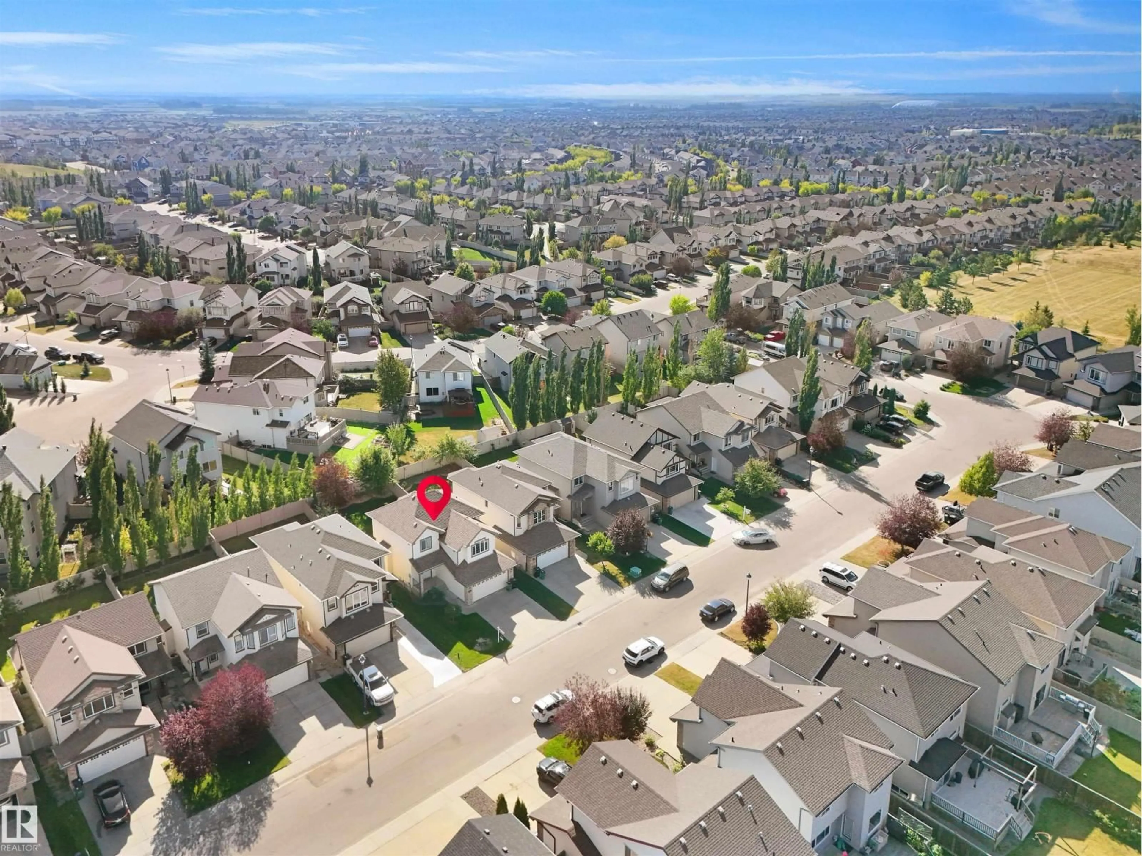A pic from outside/outdoor area/front of a property/back of a property/a pic from drone, unknown for 6735 19 AV, Edmonton Alberta T6X0L8
