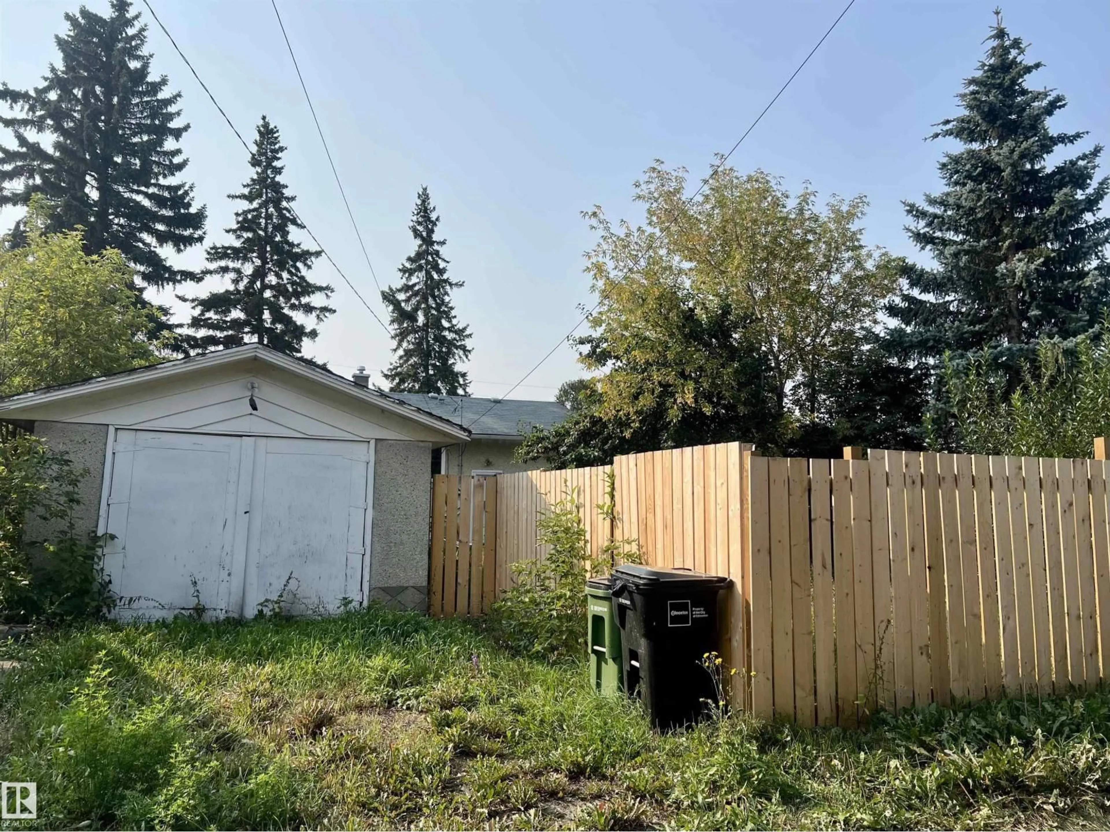 Shed for 13604 132 AV, Edmonton Alberta T5L3R7