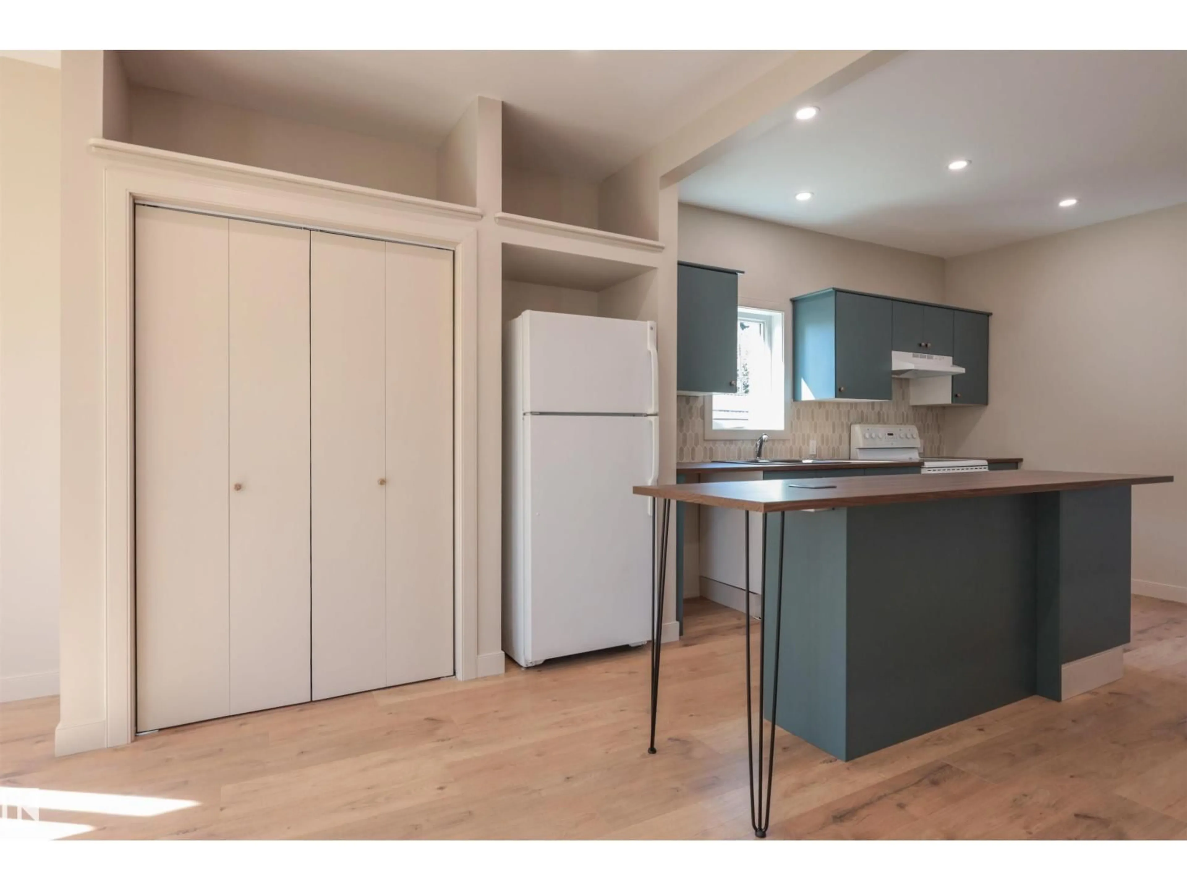 Standard kitchen, wood/laminate floor for 9836 109 ST, Westlock Alberta T7P1P3