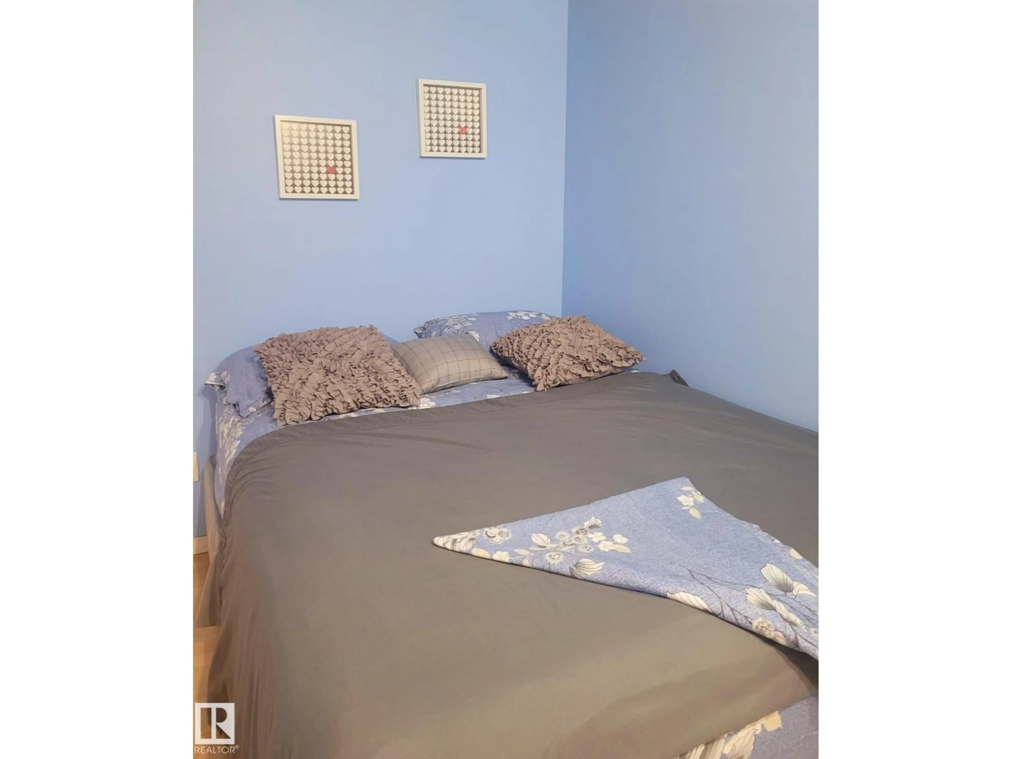 Bedroom with bed, unknown for 1704 - 10024 JASPER AV, Edmonton Alberta T5J1R9