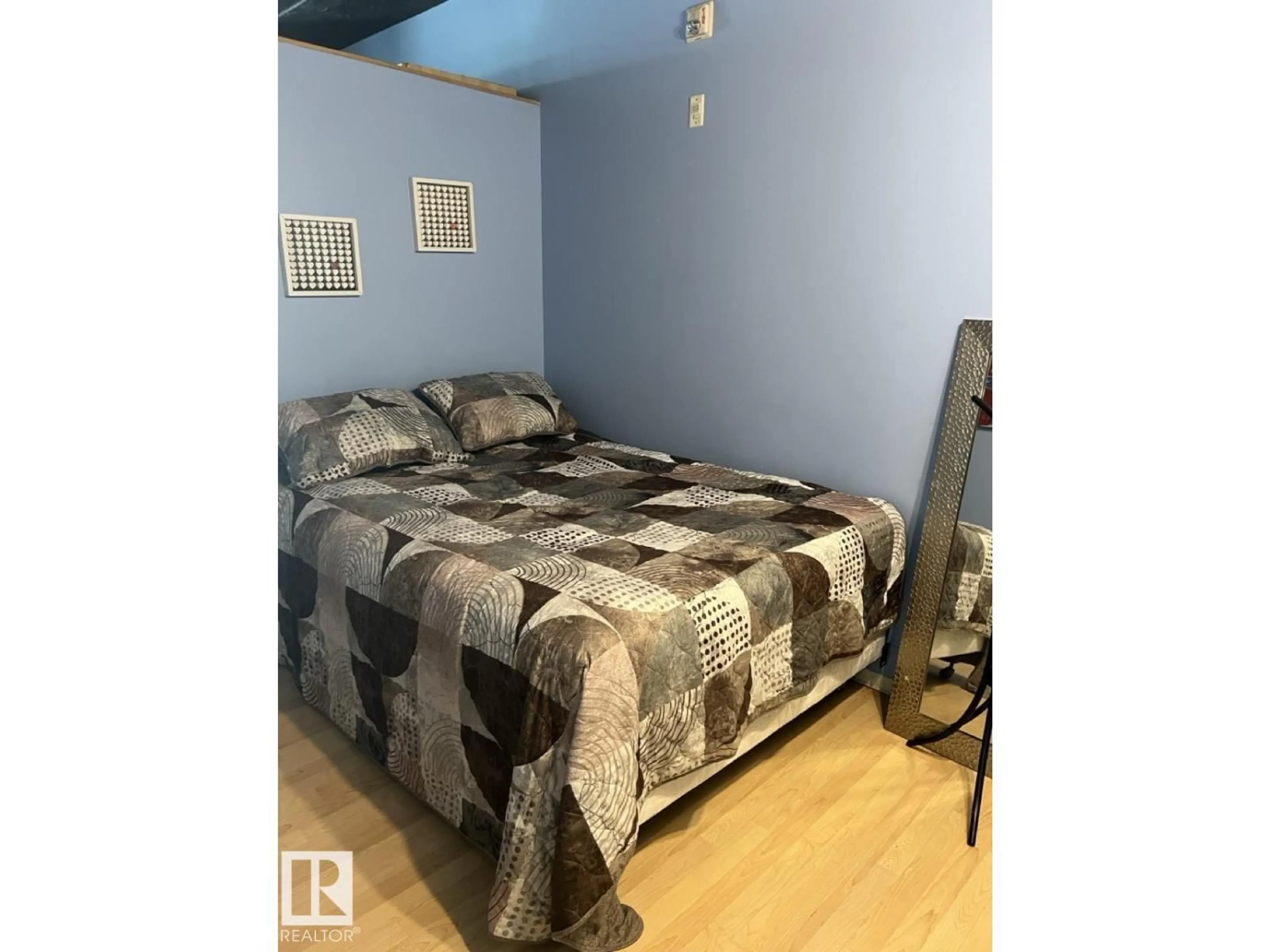 A pic of a room for 1704 - 10024 JASPER AV, Edmonton Alberta T5J1R9