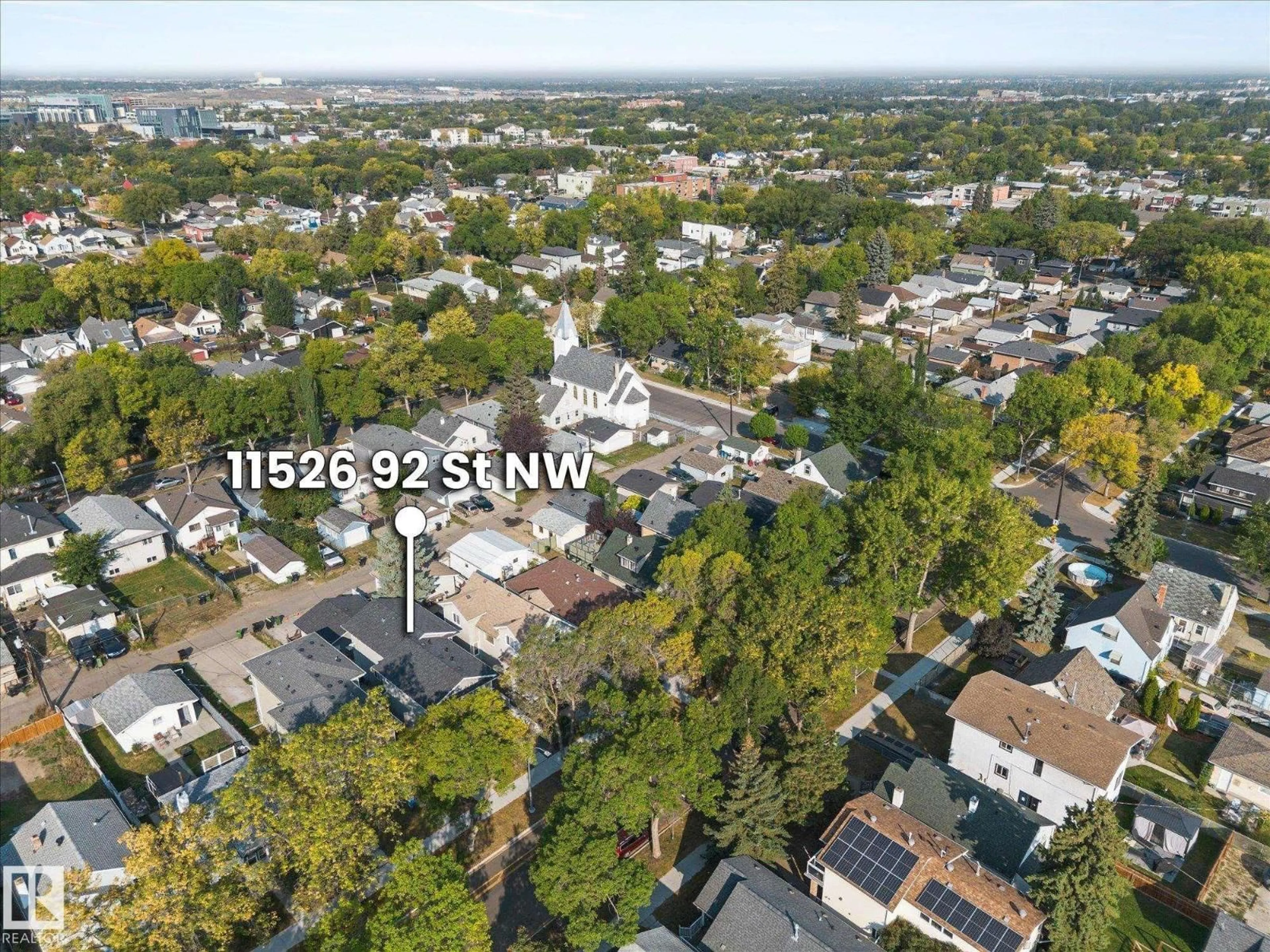 A pic from outside/outdoor area/front of a property/back of a property/a pic from drone, street for 11526 92 ST, Edmonton Alberta T5G0Z7