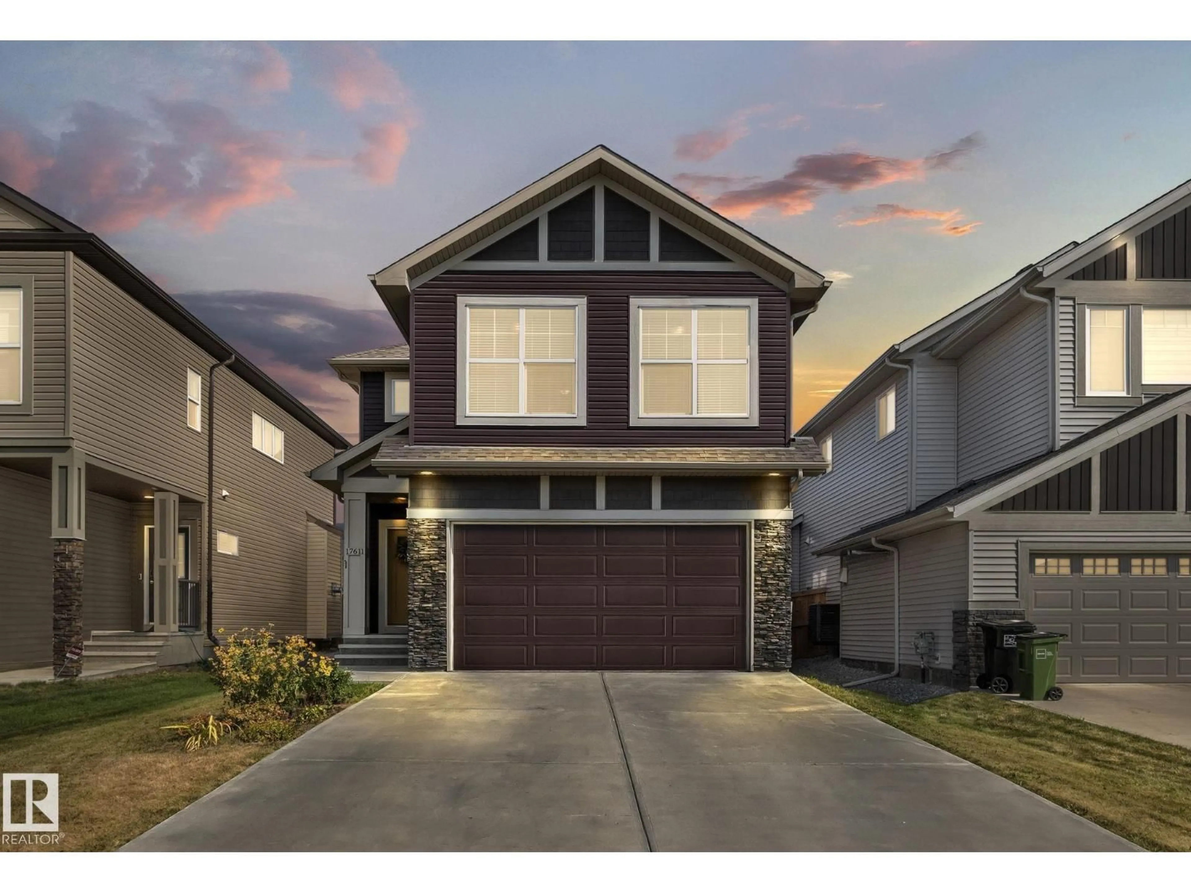Home with vinyl exterior material, street for NW - 17611 76 ST, Edmonton Alberta T5Z0R3