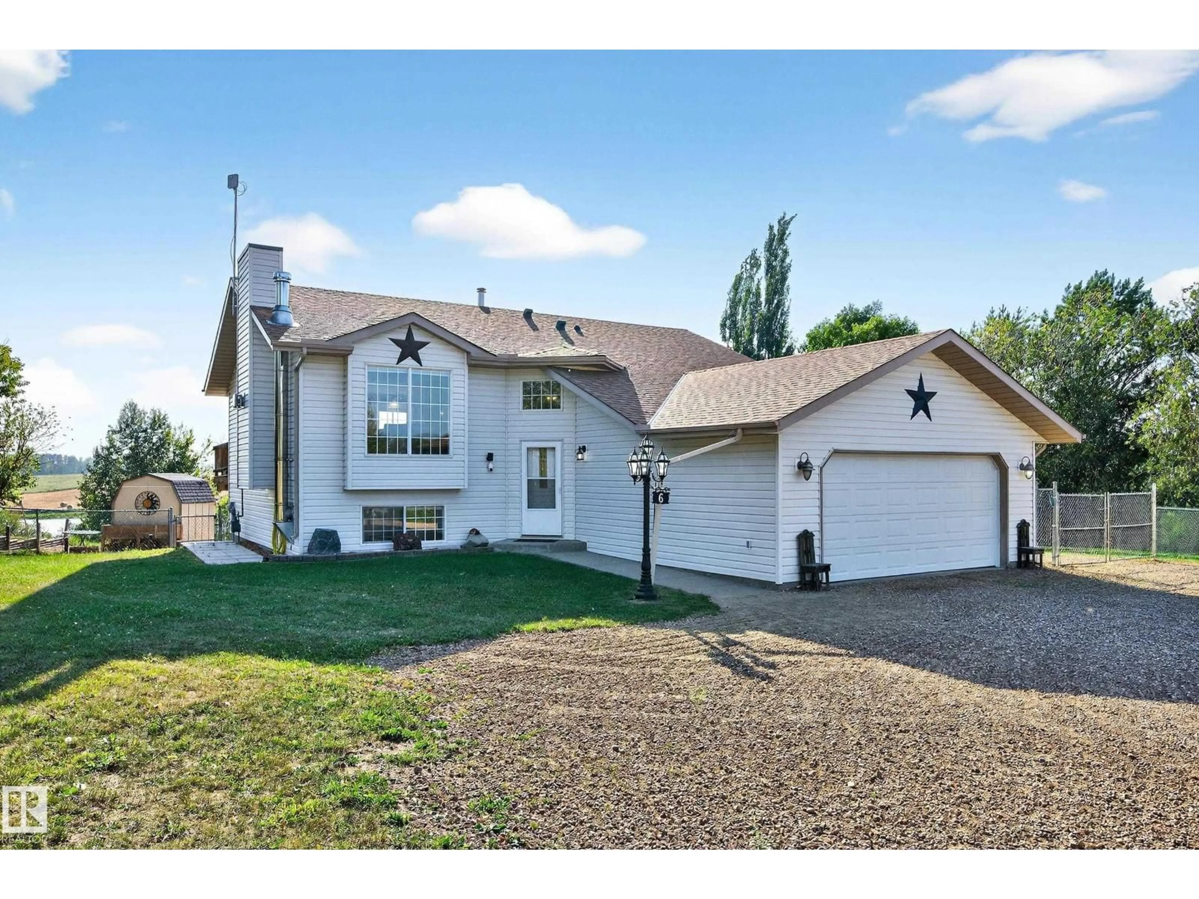 Home with vinyl exterior material, street for #6 - 2022 PARKLAND DR, Rural Parkland County Alberta T7Y2S1