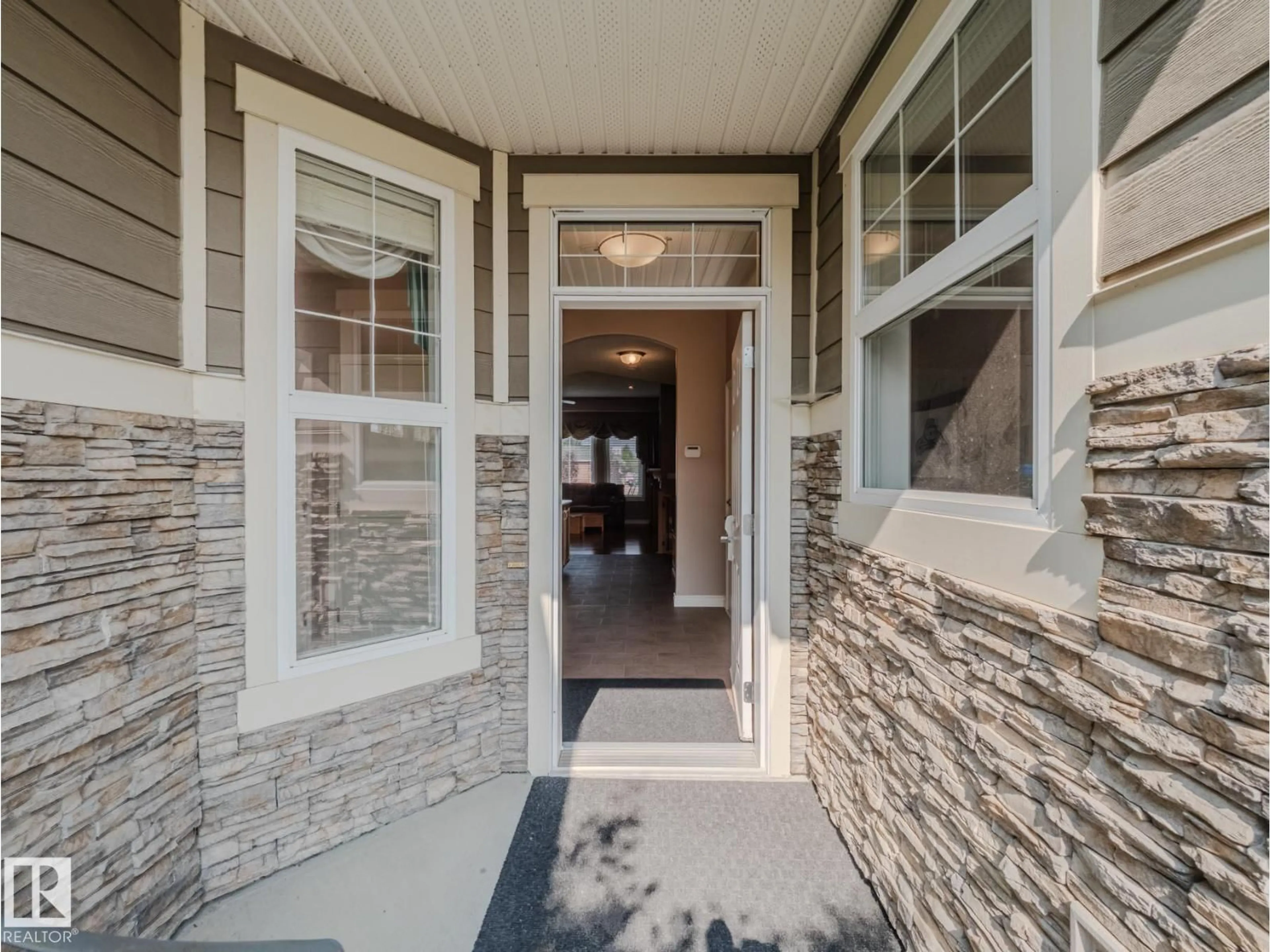 Indoor entryway for 5 - 18343 LESSARD RD, Edmonton Alberta T6M0A2