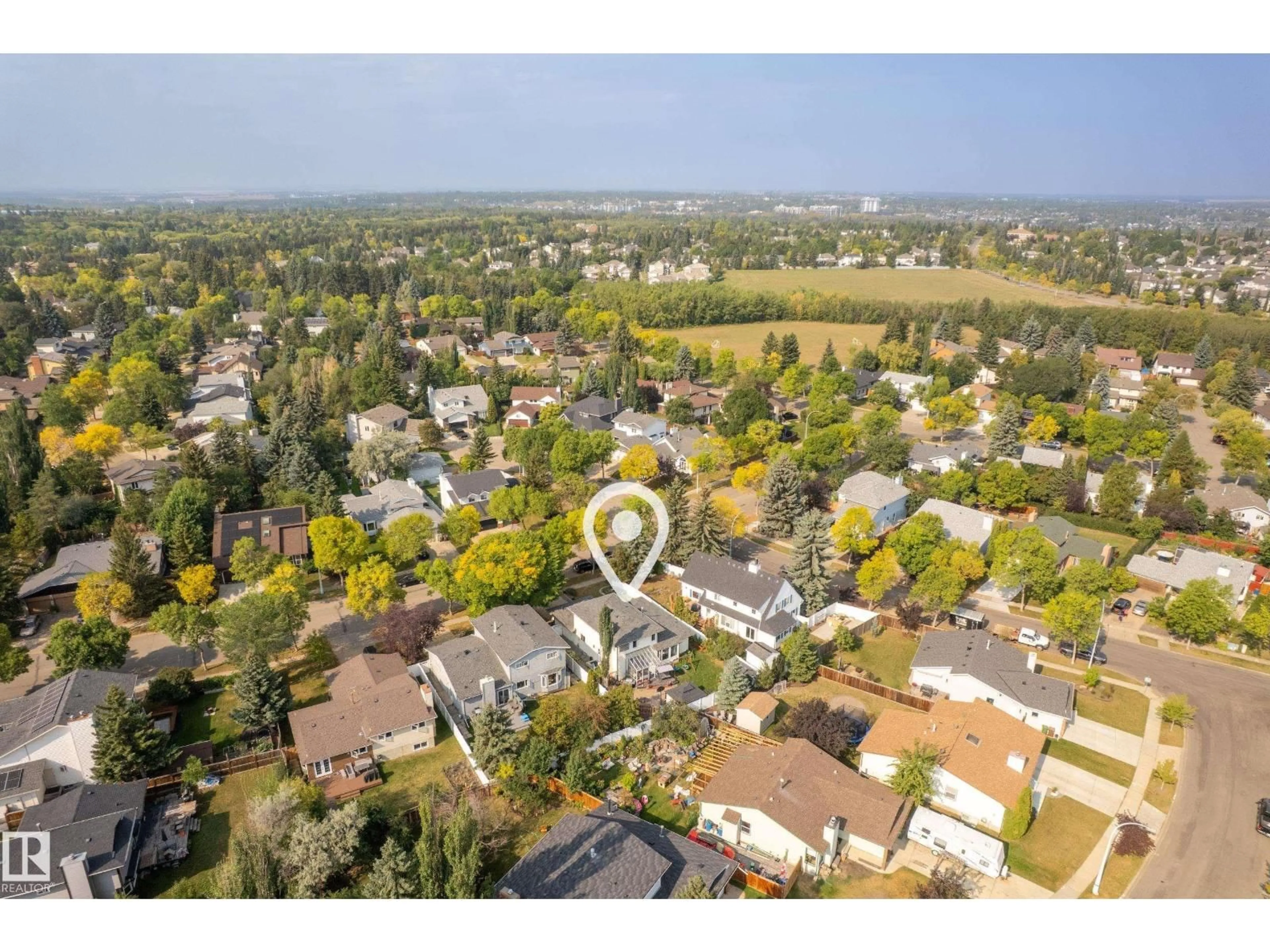 A pic from outside/outdoor area/front of a property/back of a property/a pic from drone, street for 27 PAGE DR, St. Albert Alberta T8N4S8