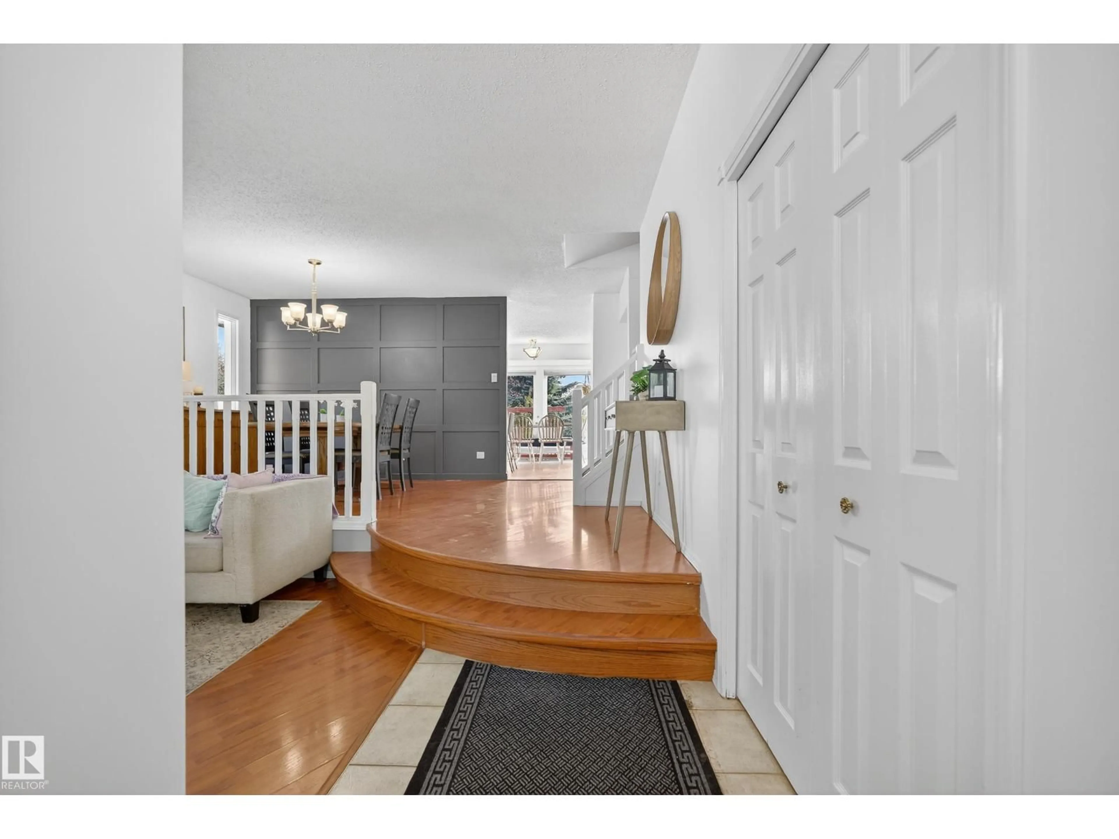 Indoor entryway for 27 PAGE DR, St. Albert Alberta T8N4S8