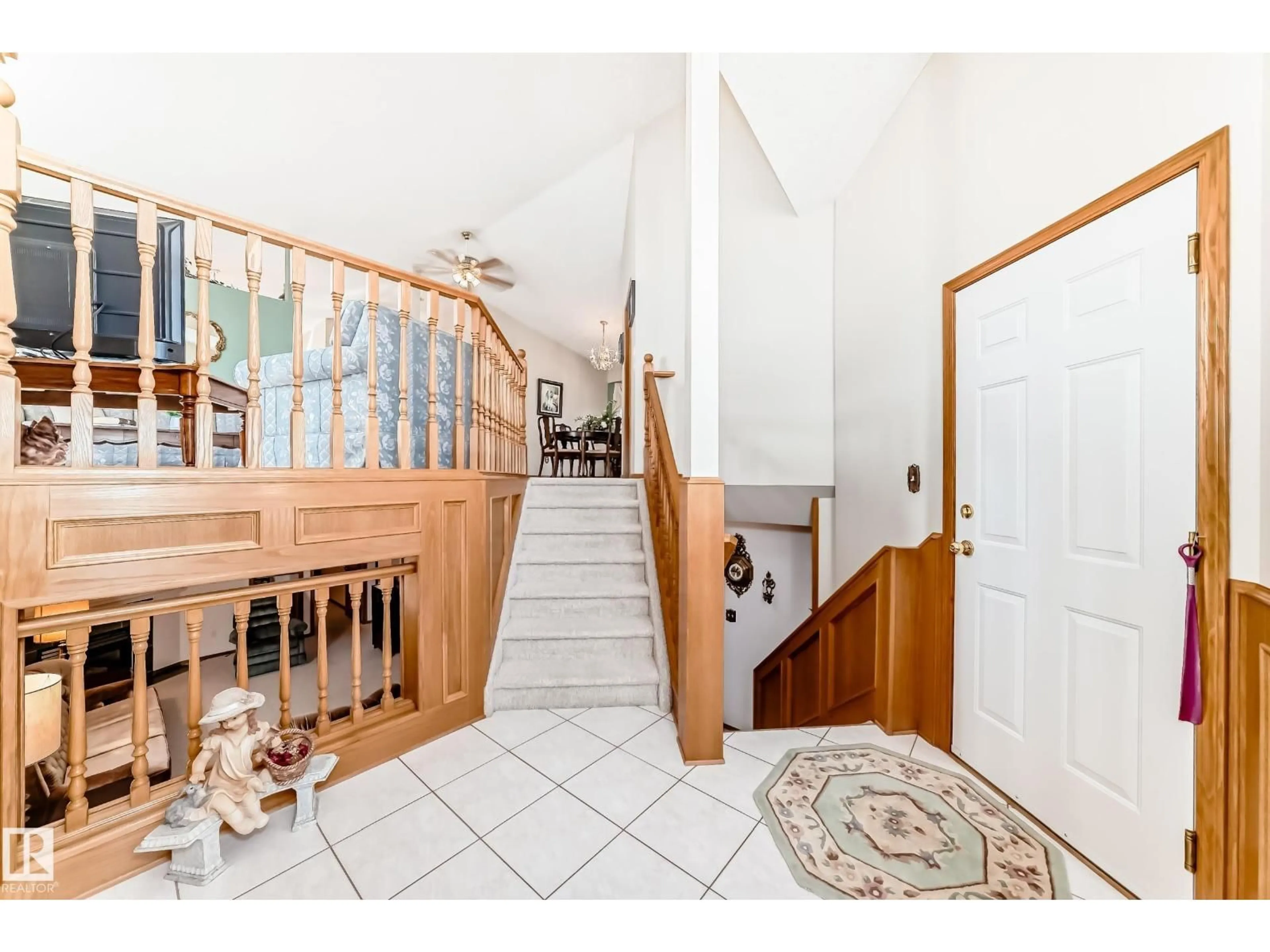 Indoor entryway for NW - 6727 162 AV, Edmonton Alberta T5Z3C5