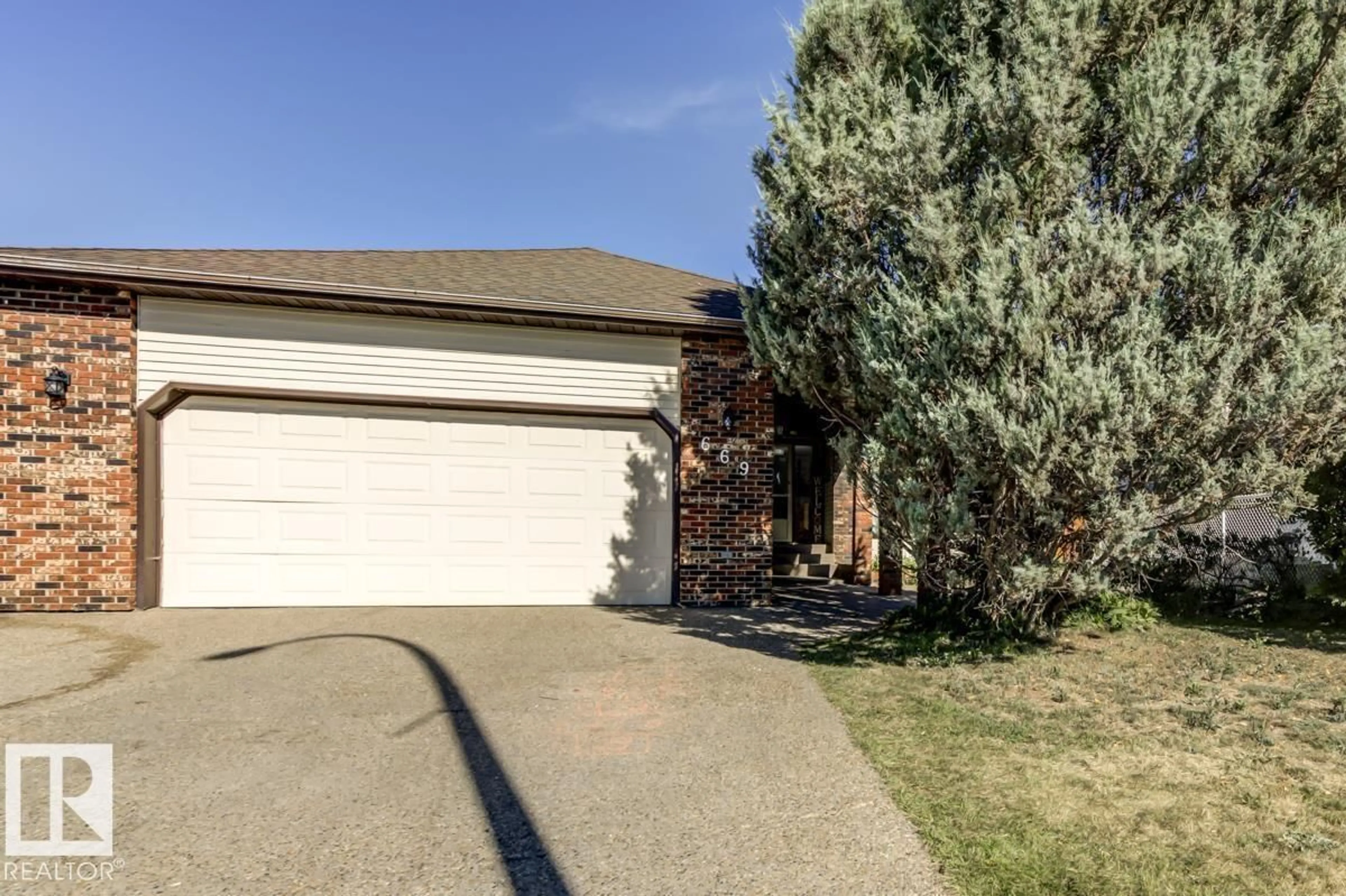 Unknown for 669 VILLAGE DR, Sherwood Park Alberta T8A4N2