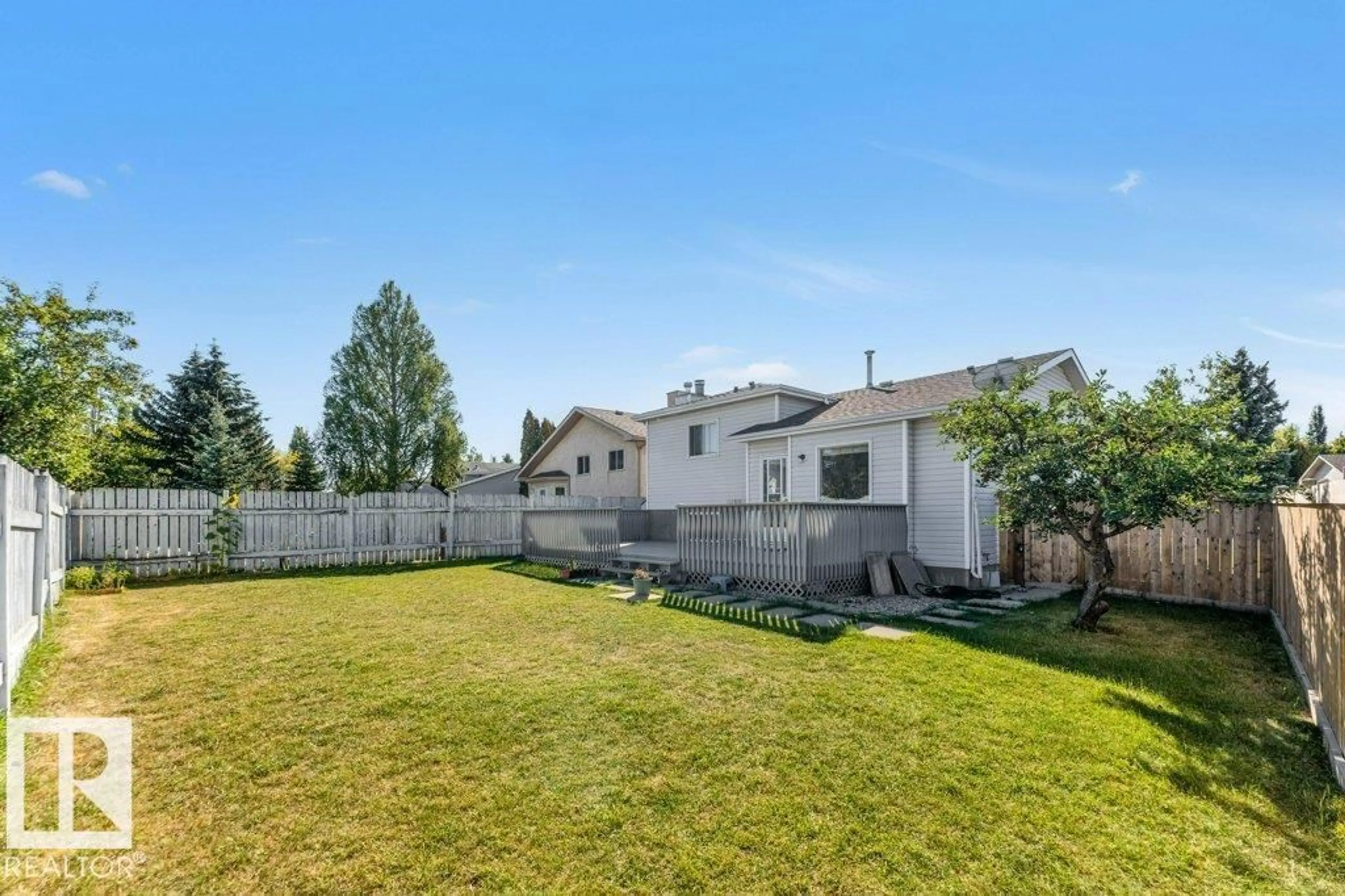 Unknown for 18416 77 AV, Edmonton Alberta T5T5X3