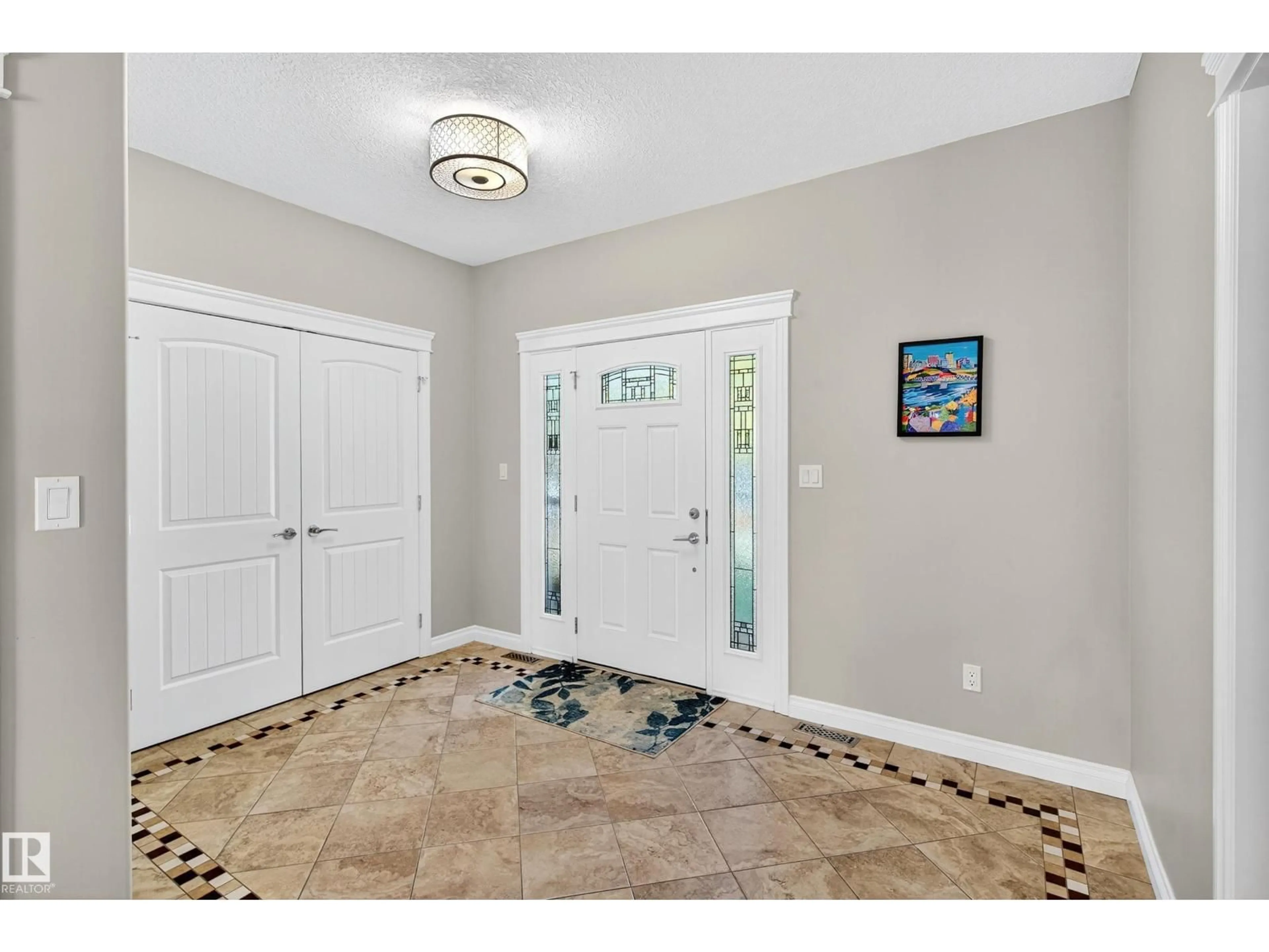 Indoor entryway for 8511 80 AV, Edmonton Alberta T6C0T2