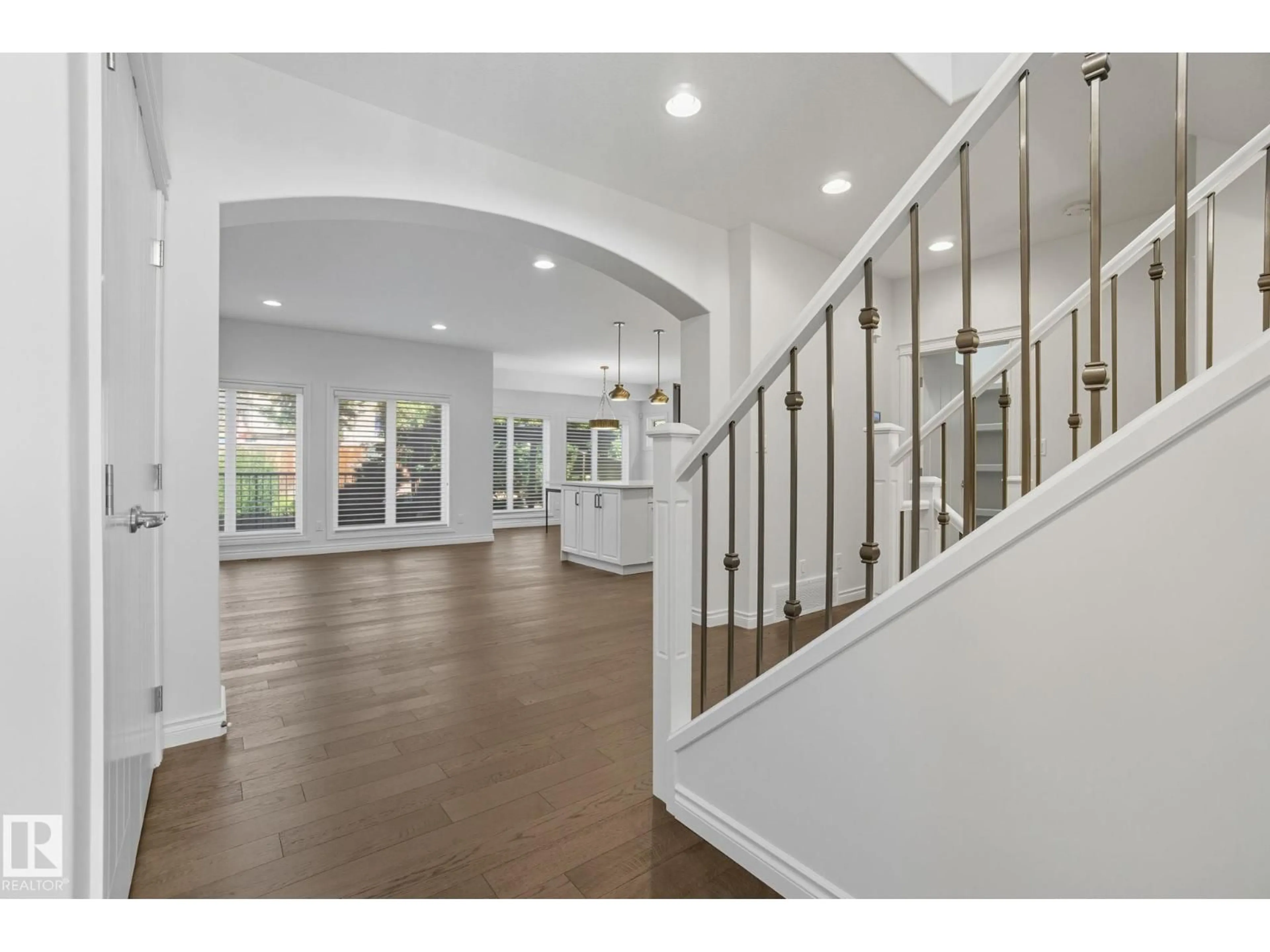 Indoor entryway for SW - 2824 KIRKLAND BAY BA, Edmonton Alberta T6W3B4