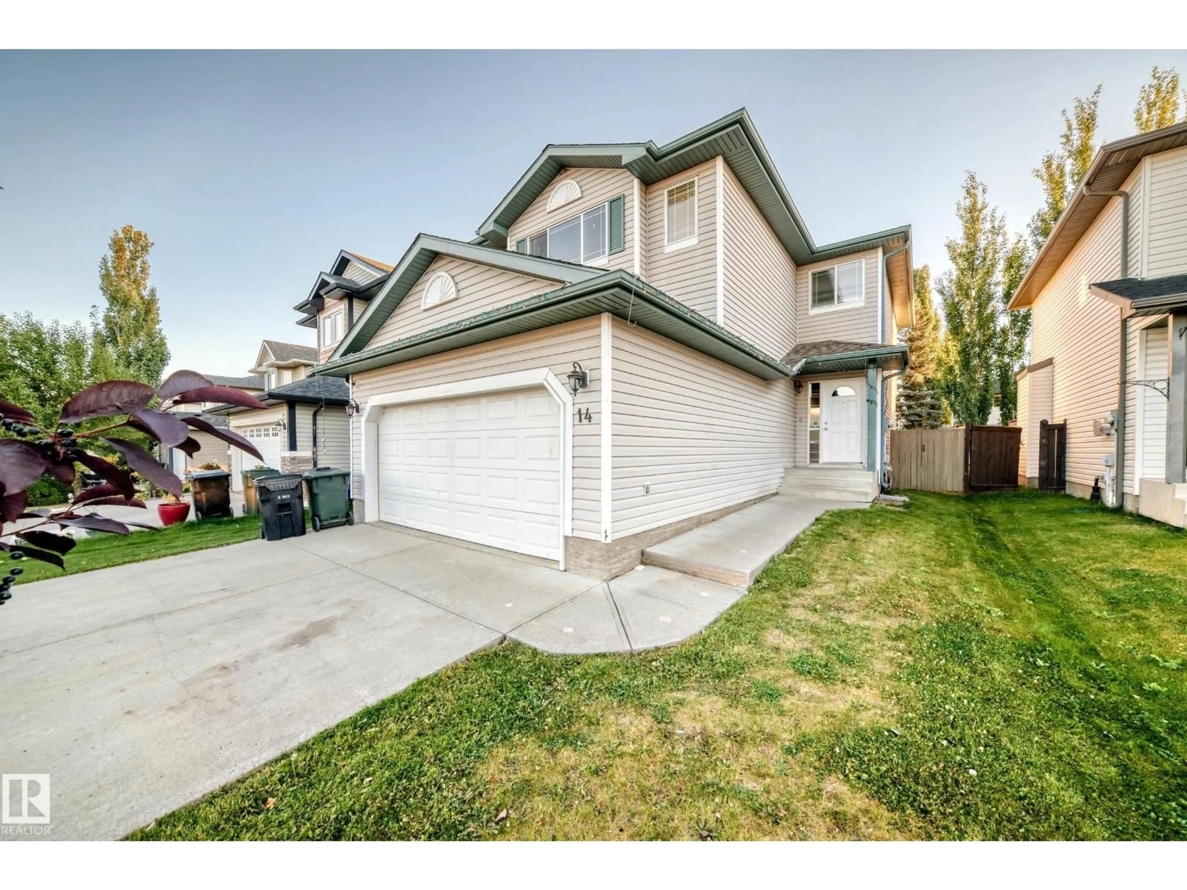 Home with vinyl exterior material, street for 14 SPRING, Spruce Grove Alberta T7X3K3