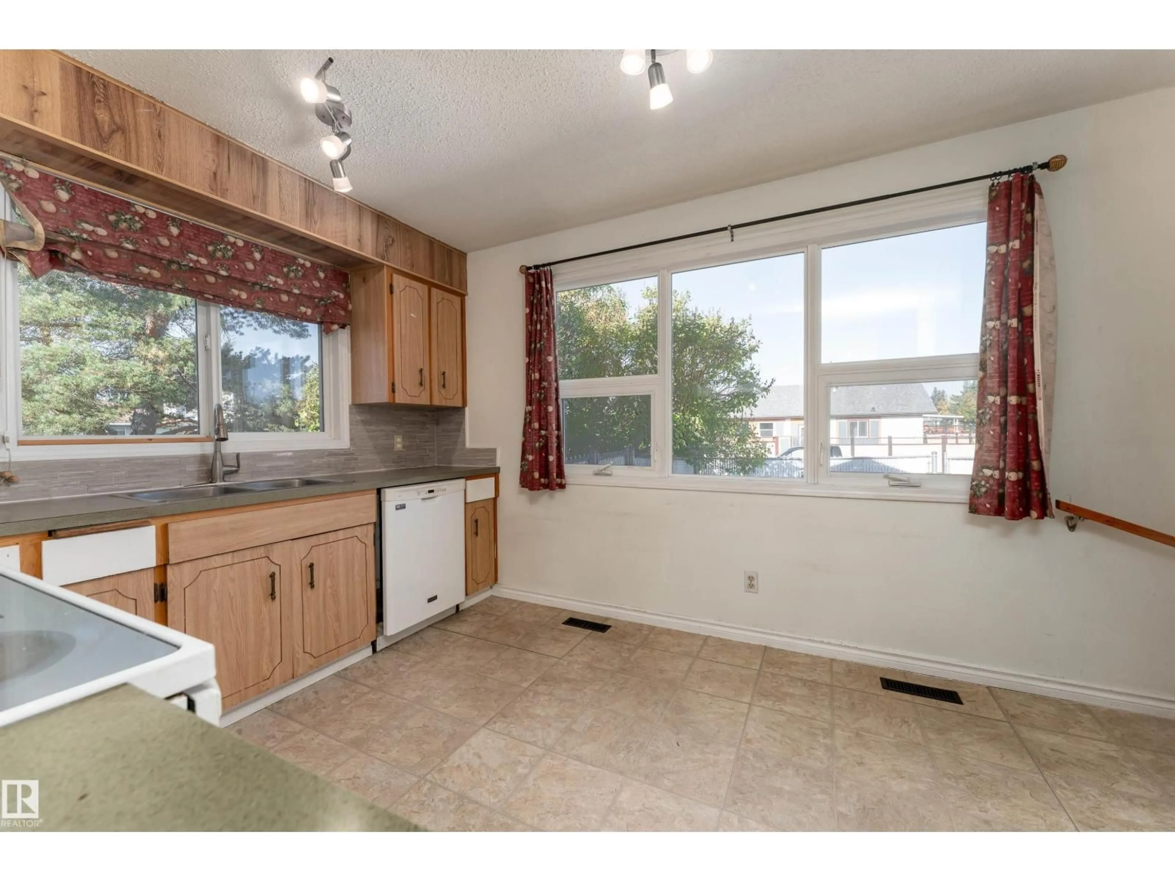 Standard kitchen, unknown for 4114 43B AV, Leduc Alberta T9E4T7