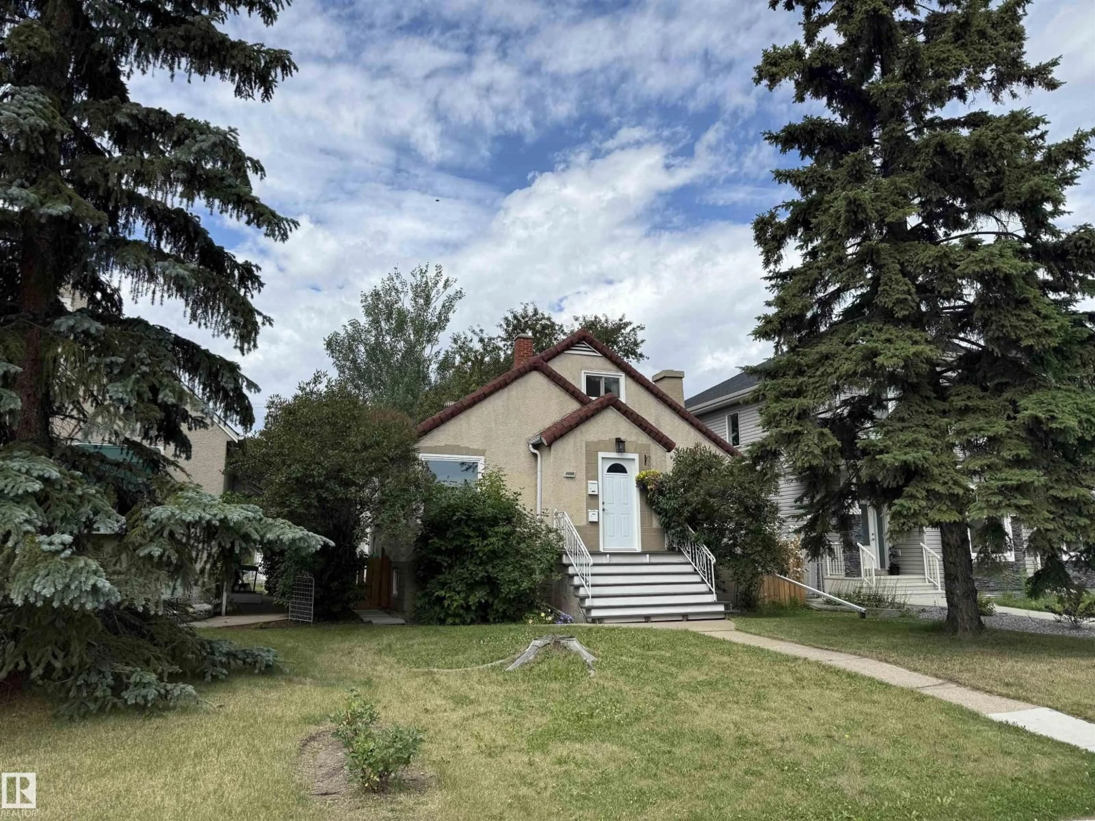 Unknown for 11522 101 ST, Edmonton Alberta T5G0E9