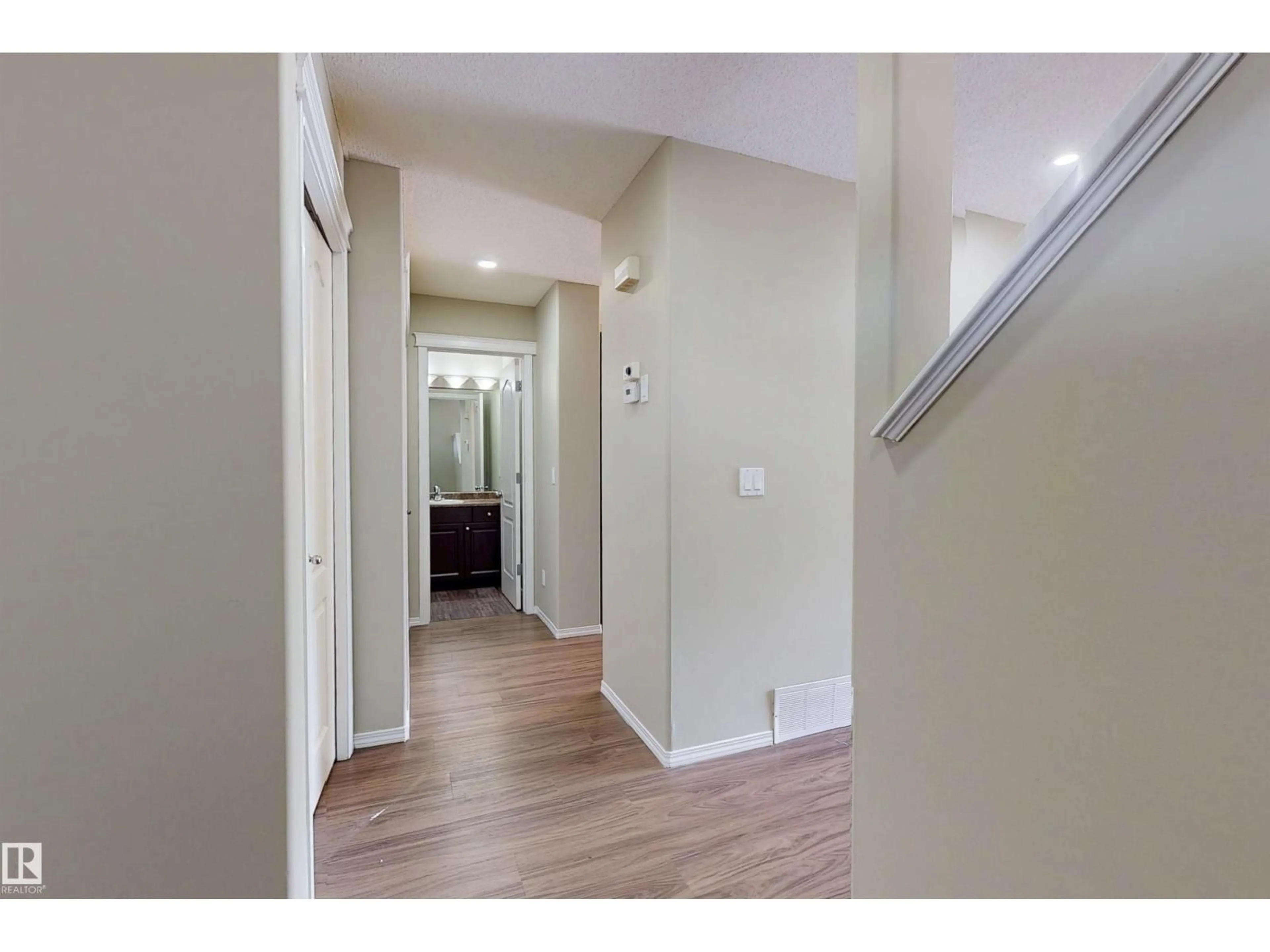 Indoor entryway for NW - 2931 26 AVE, Edmonton Alberta T6T0H6