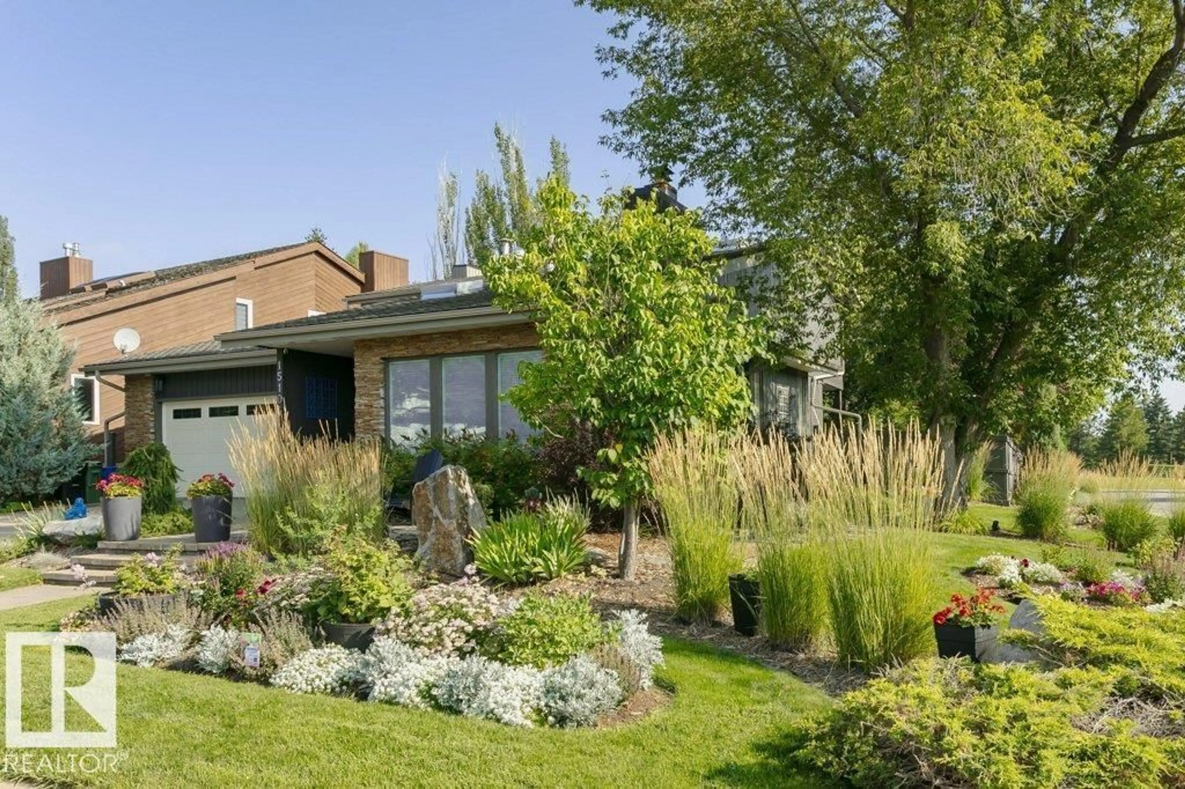 Unknown for 15104 42 AV, Edmonton Alberta T6H5L6