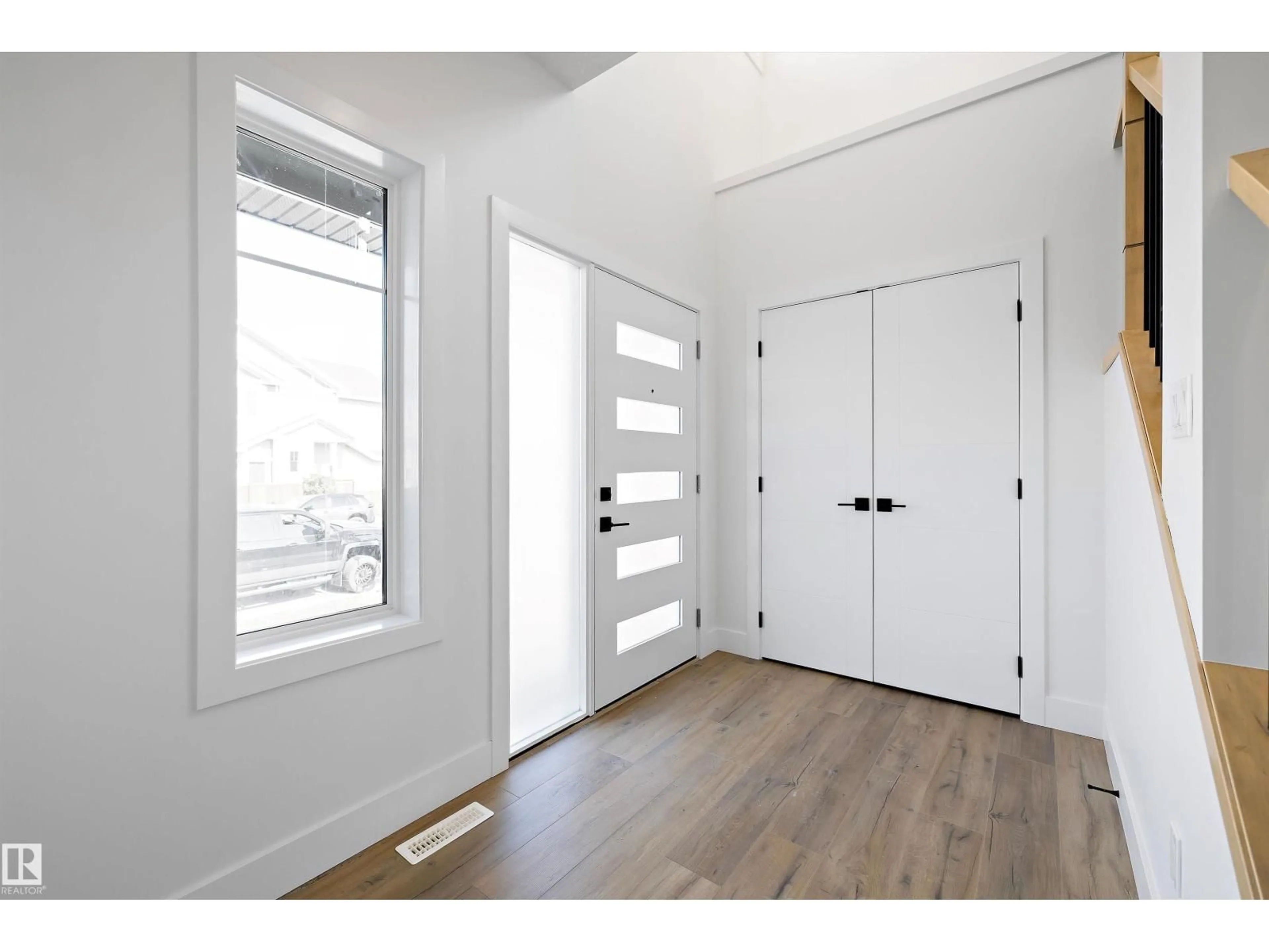 Indoor entryway for 74 EDEN LI, Fort Saskatchewan Alberta T8L0Z2