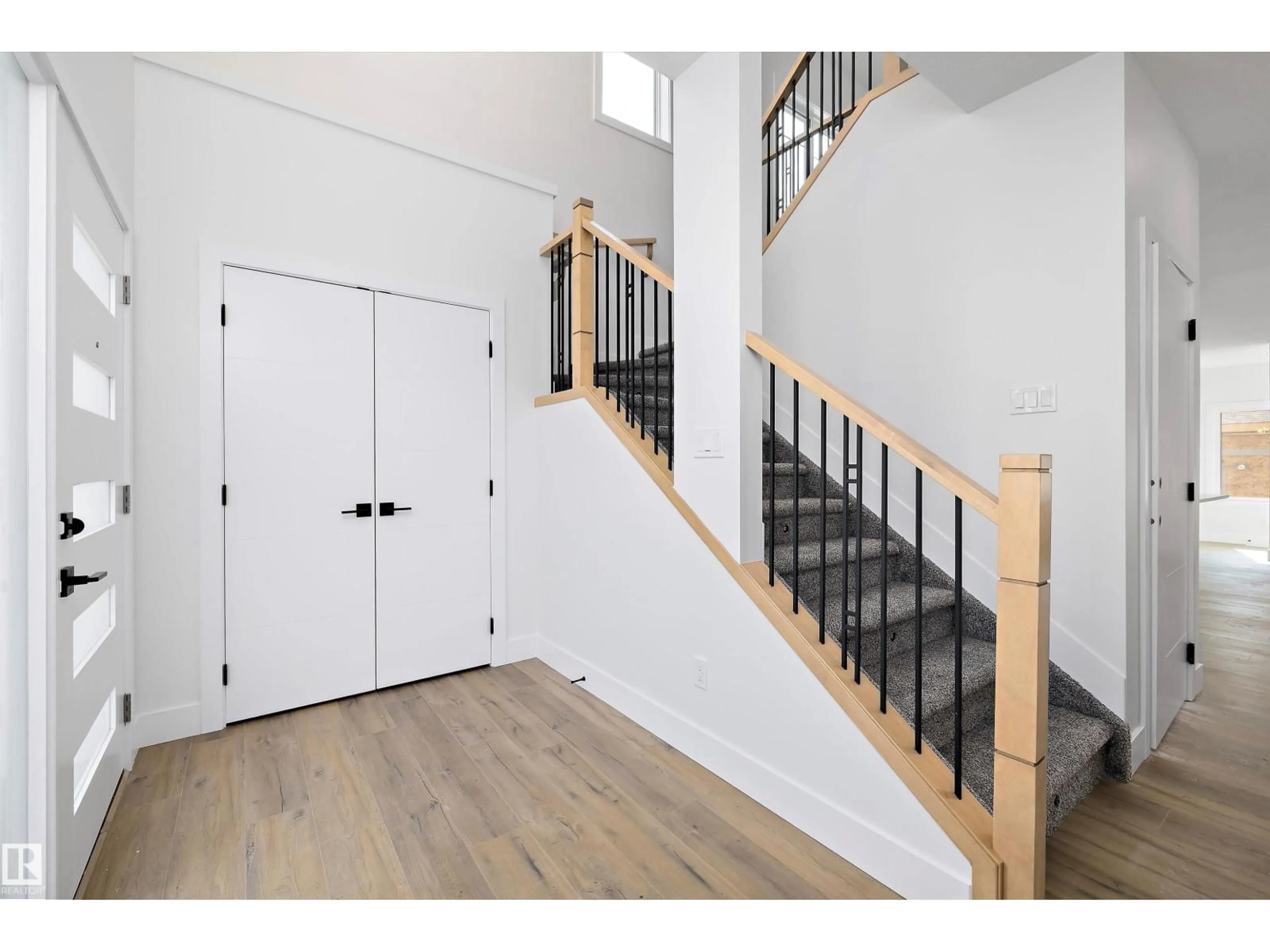 Indoor entryway for 74 EDEN LI, Fort Saskatchewan Alberta T8L0Z2