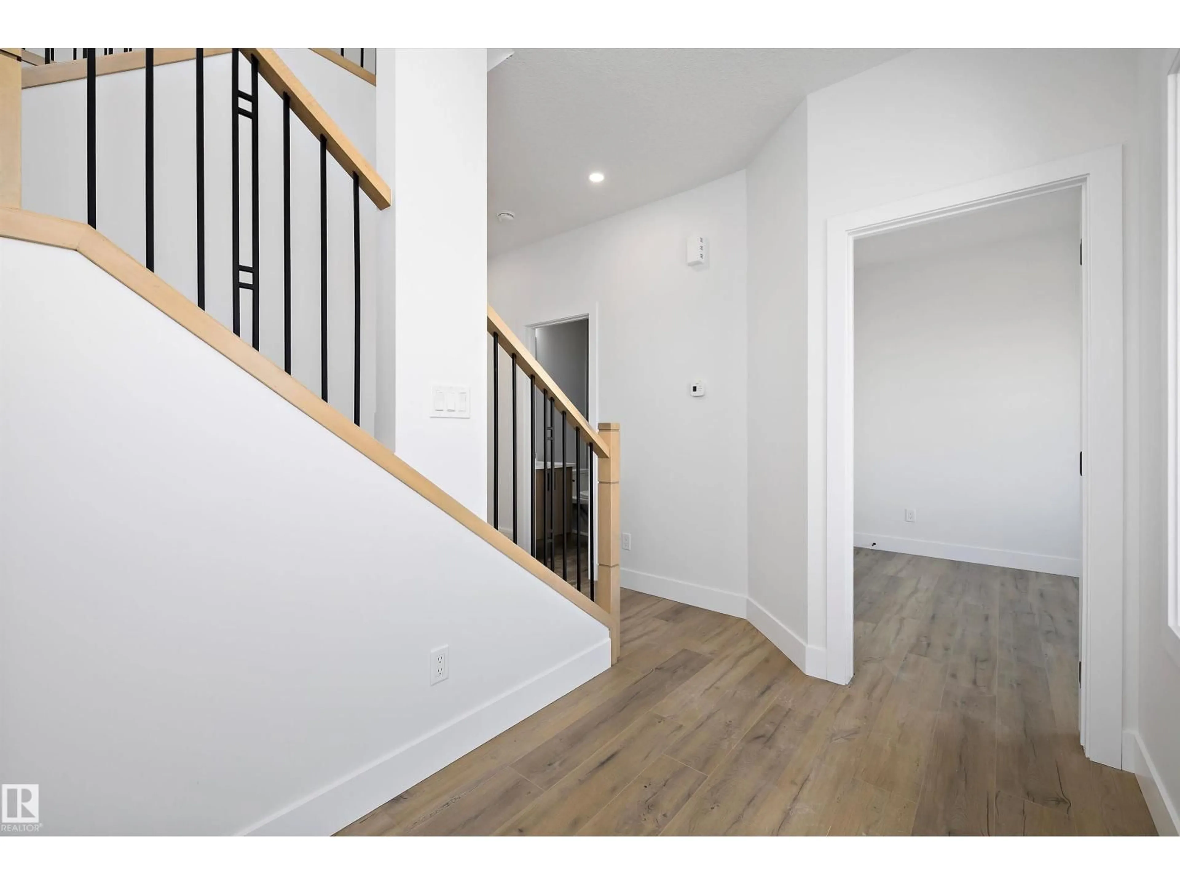 Indoor entryway for 74 EDEN LI, Fort Saskatchewan Alberta T8L0Z2