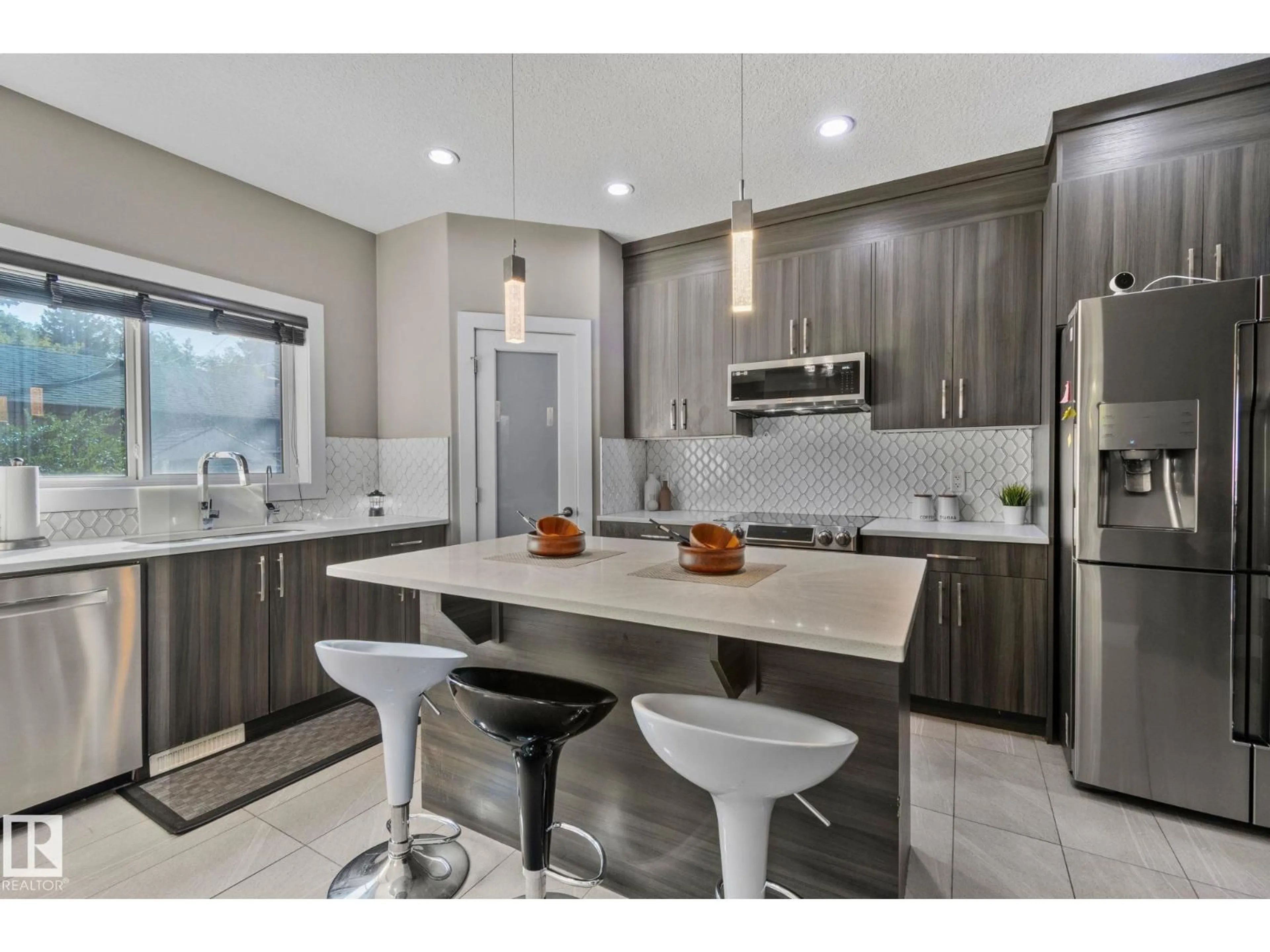 Contemporary kitchen, ceramic/tile floor for 8307 81 AV, Edmonton Alberta T6C0W1