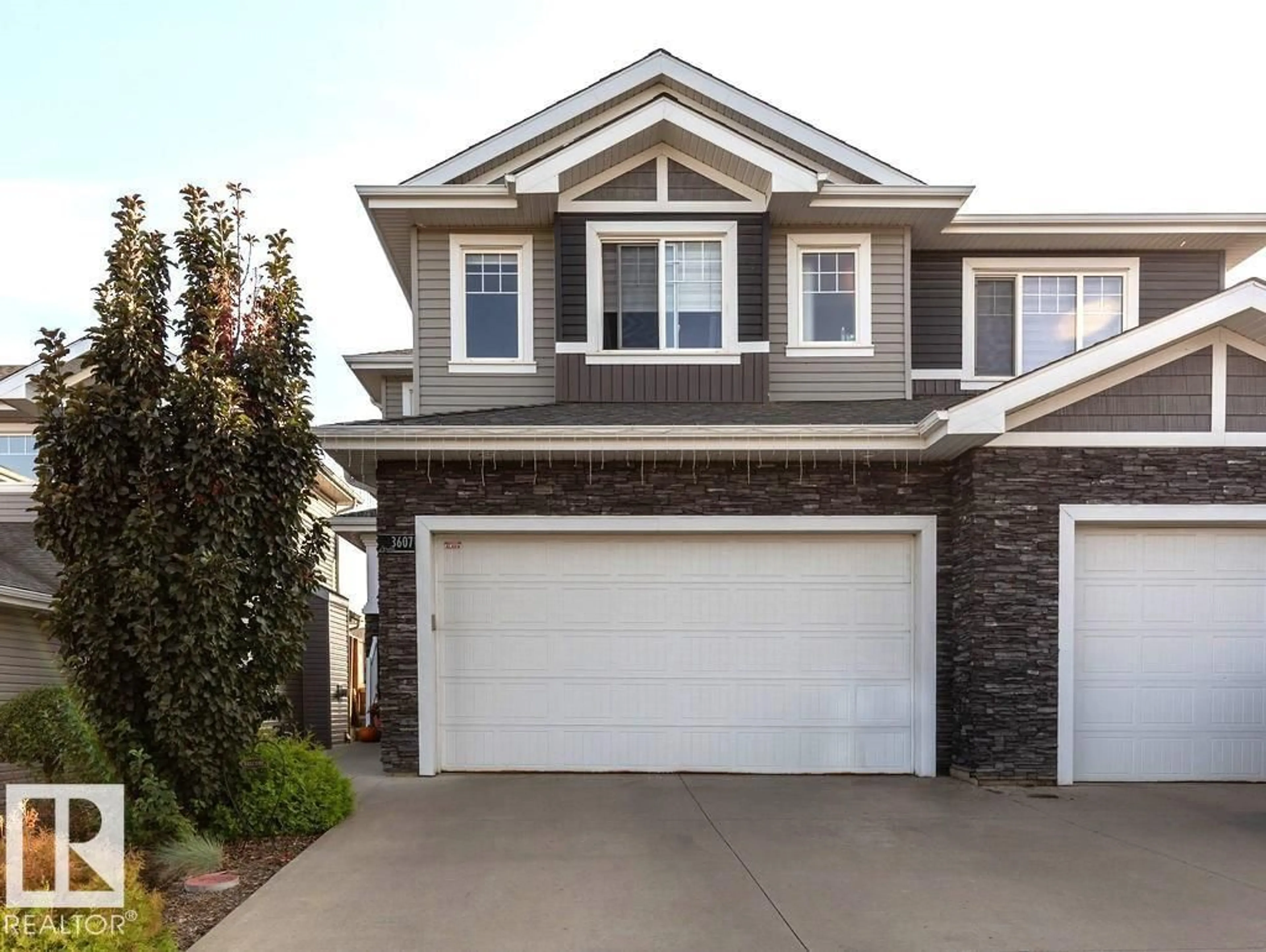 Home with vinyl exterior material, street for 3607 HUMMINGBIRD WY, Edmonton Alberta T5S0K9