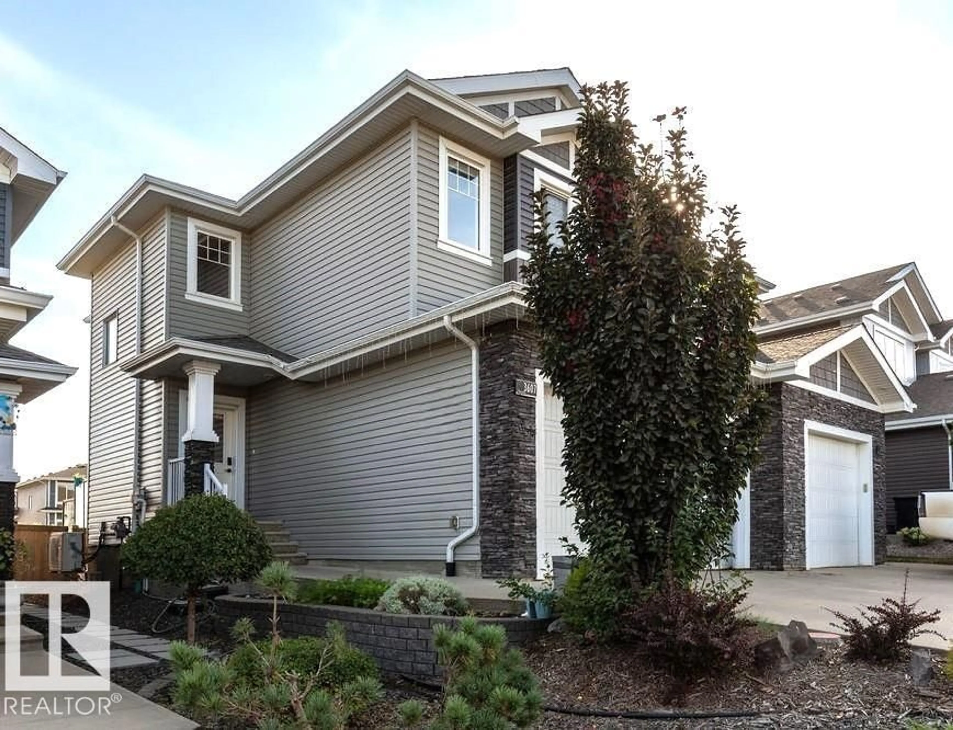 Home with vinyl exterior material, street for 3607 HUMMINGBIRD WY, Edmonton Alberta T5S0K9