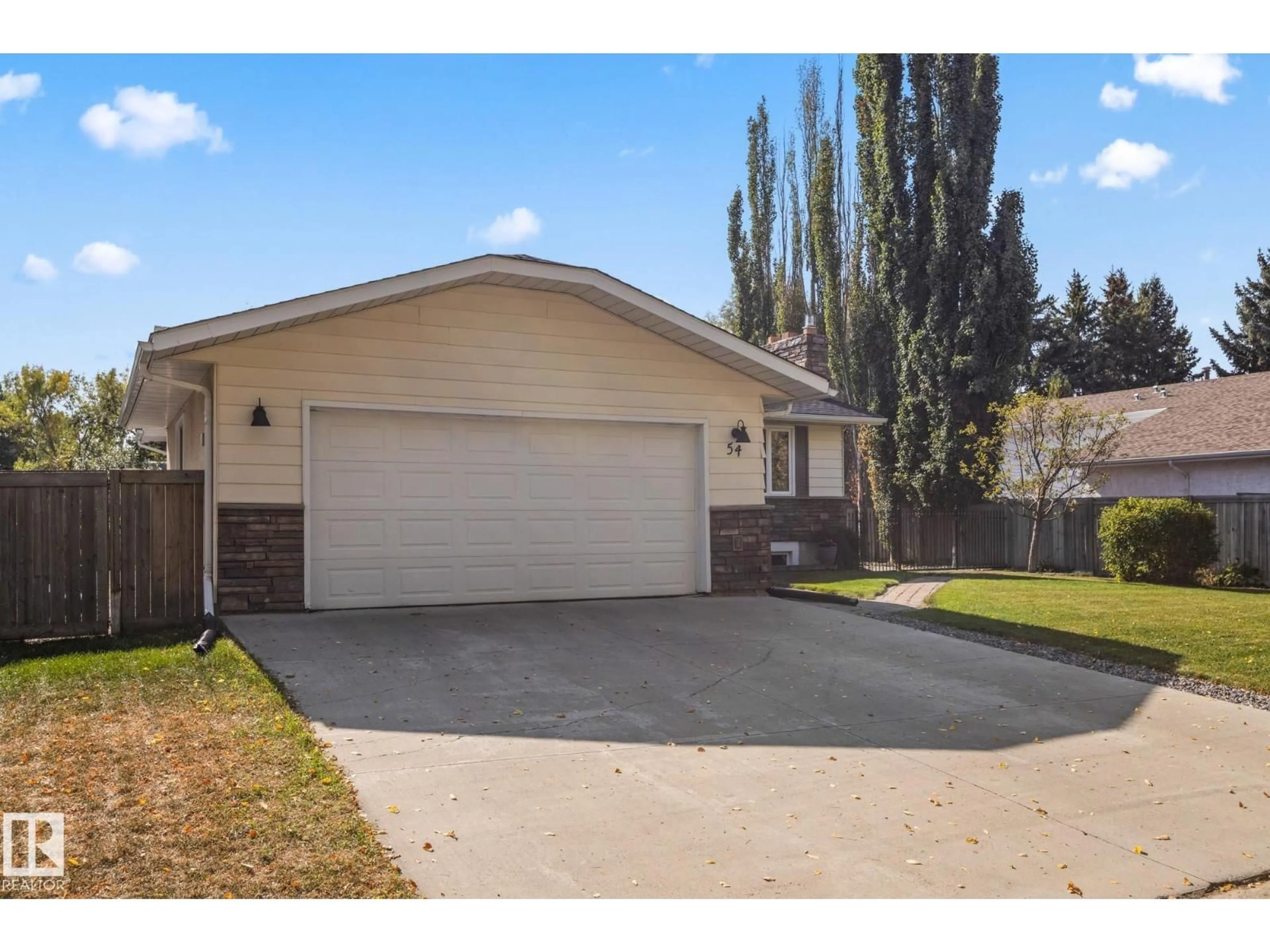 Home with vinyl exterior material, street for 54 LAROSE DR, St. Albert Alberta T8N2M8