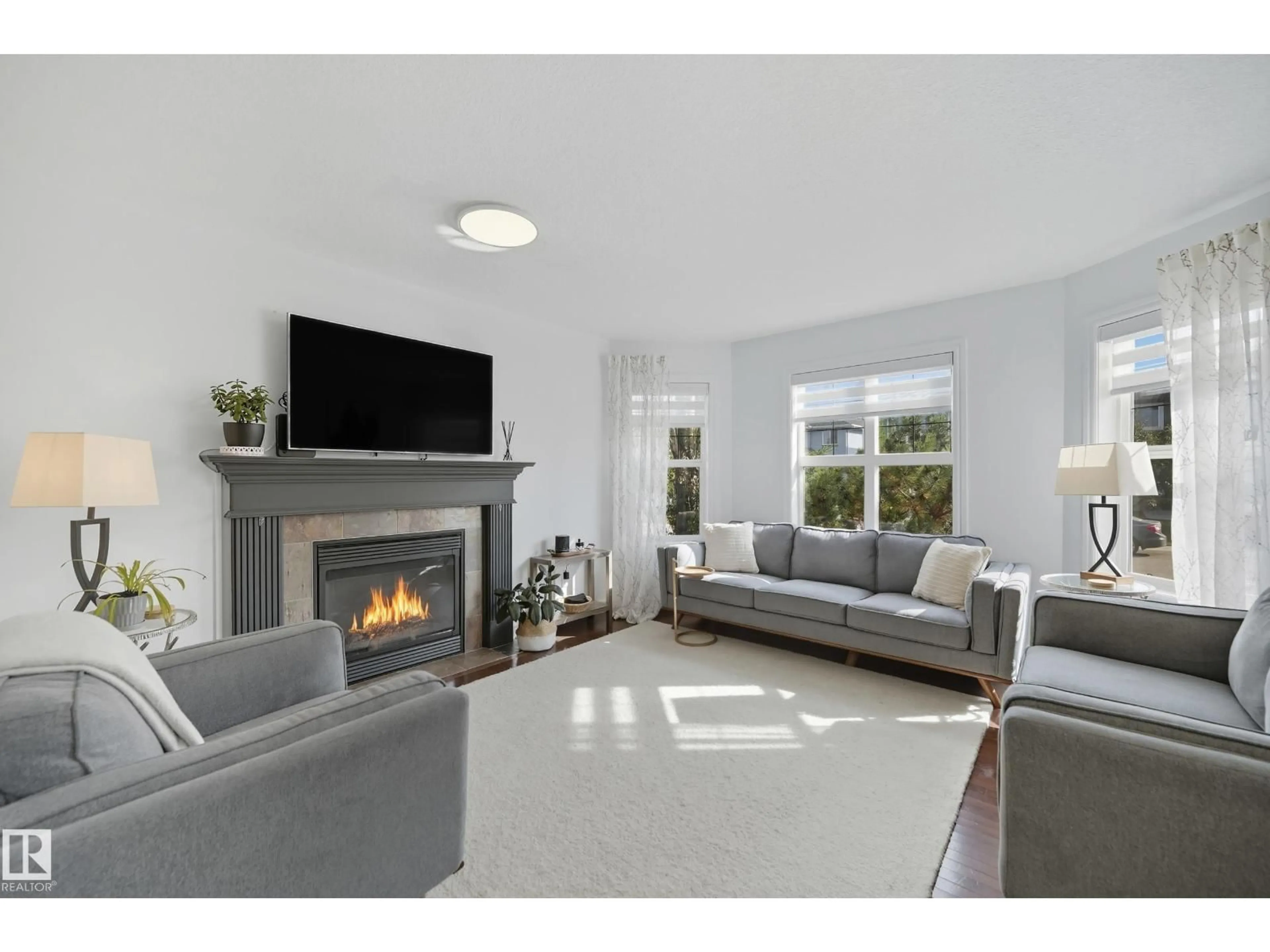 Living room with furniture, unknown for 254 SUNCREST RD, Sherwood Park Alberta T8H0B5