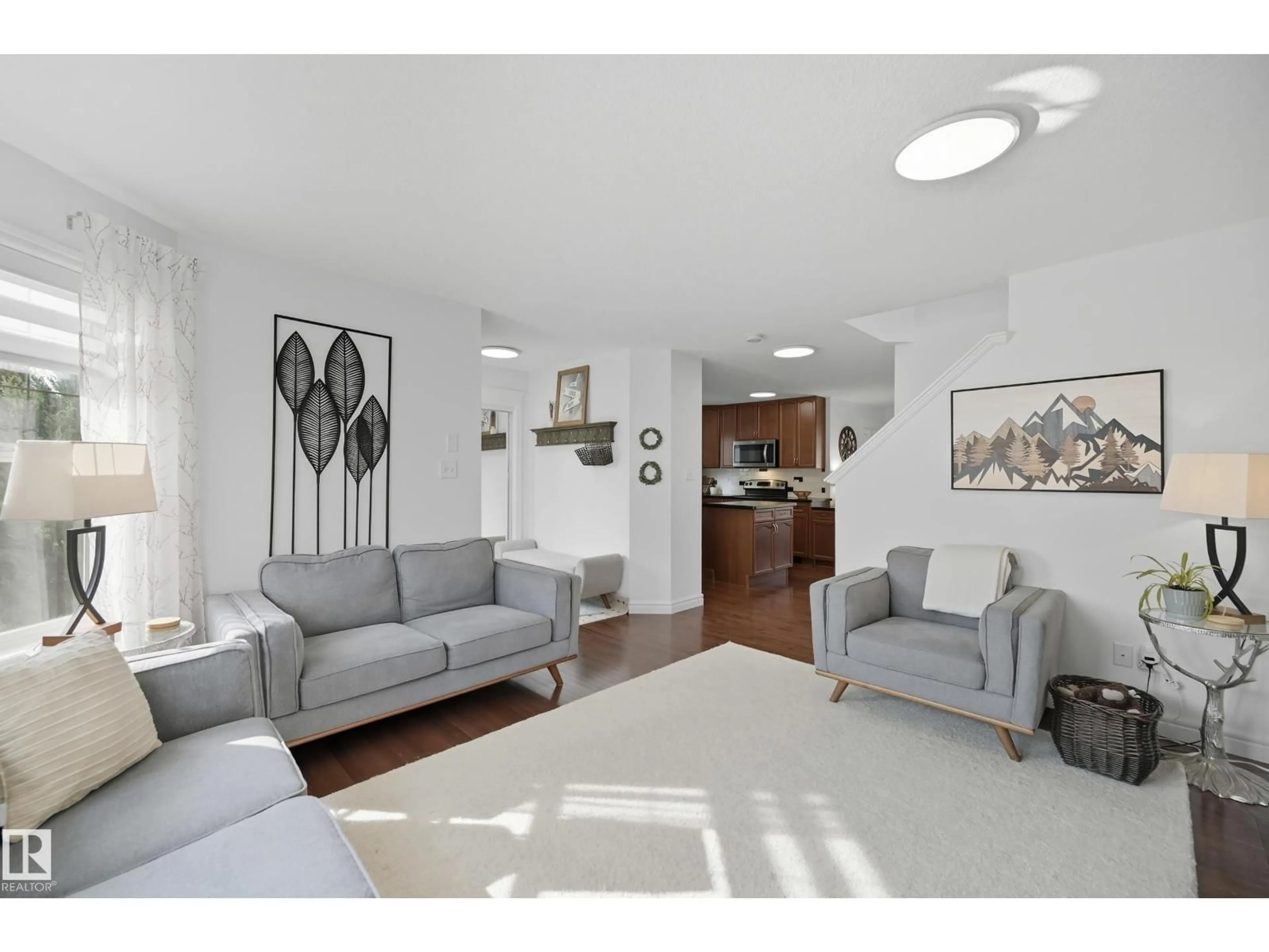 Living room with furniture, unknown for 254 SUNCREST RD, Sherwood Park Alberta T8H0B5
