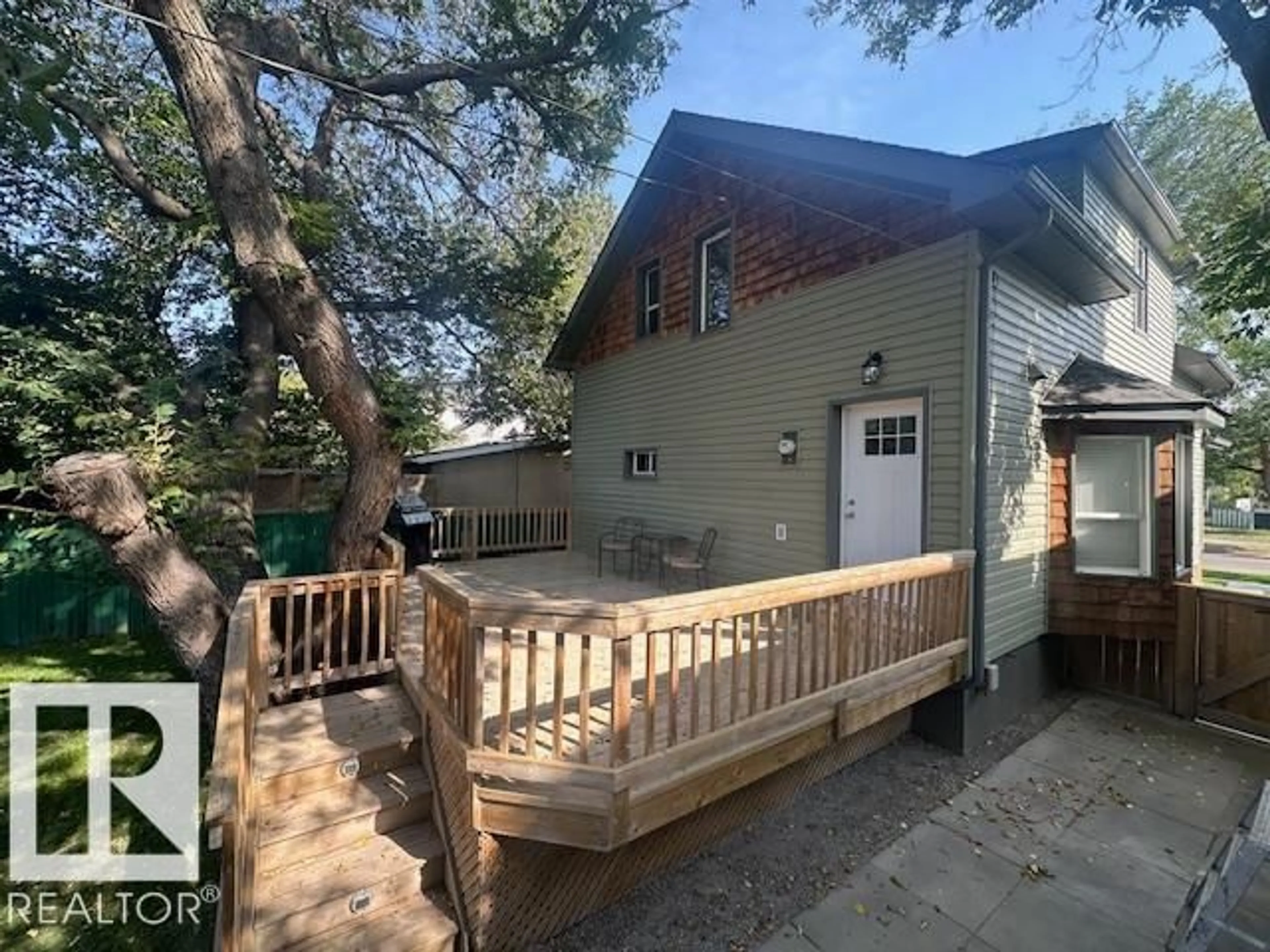 A pic from outside/outdoor area/front of a property/back of a property/a pic from drone, street for NW - 12330 85 ST, Edmonton Alberta T5B3G9