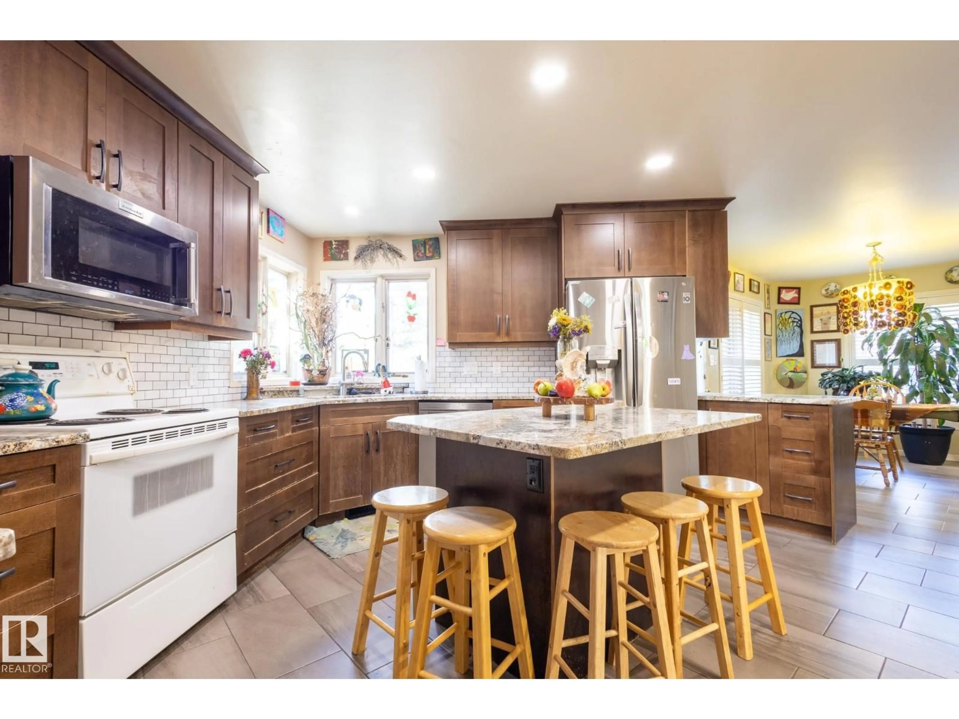 Open concept kitchen, ceramic/tile floor for 410 OLSEN CL, Edmonton Alberta T6R1L2
