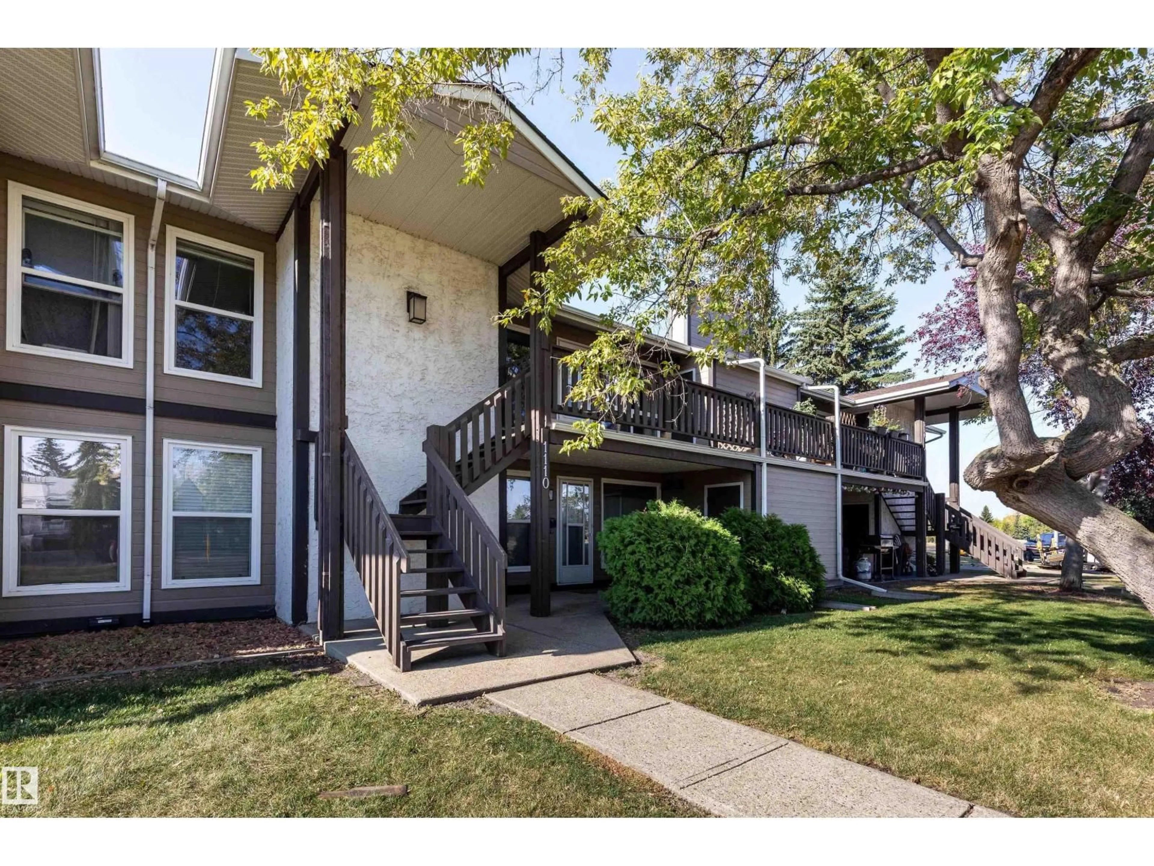 Unknown for 1112 SADDLEBACK RD, Edmonton Alberta T6J4Z4