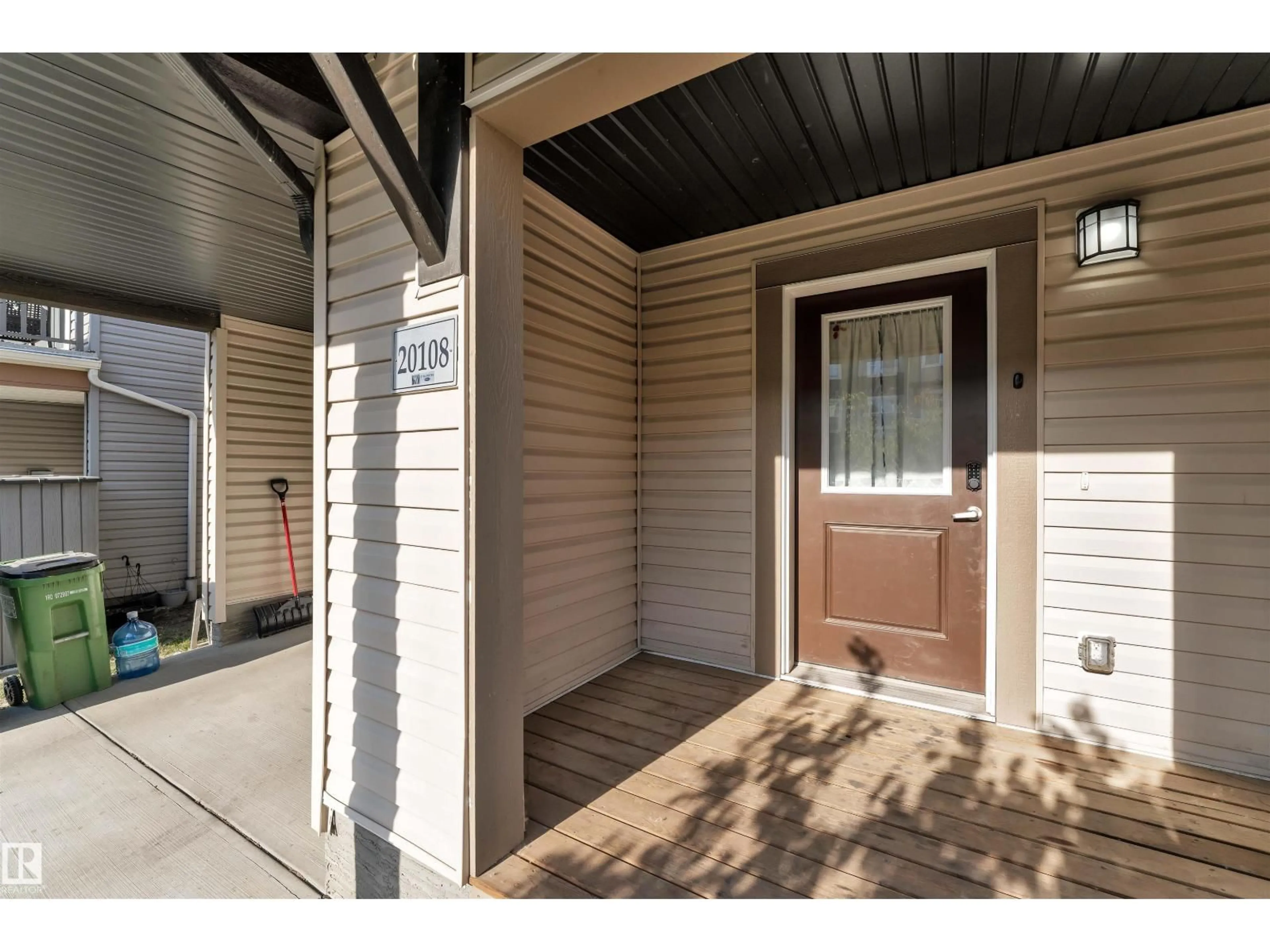 Indoor entryway for NW - 20108 19 AV, Edmonton Alberta T6M0X9
