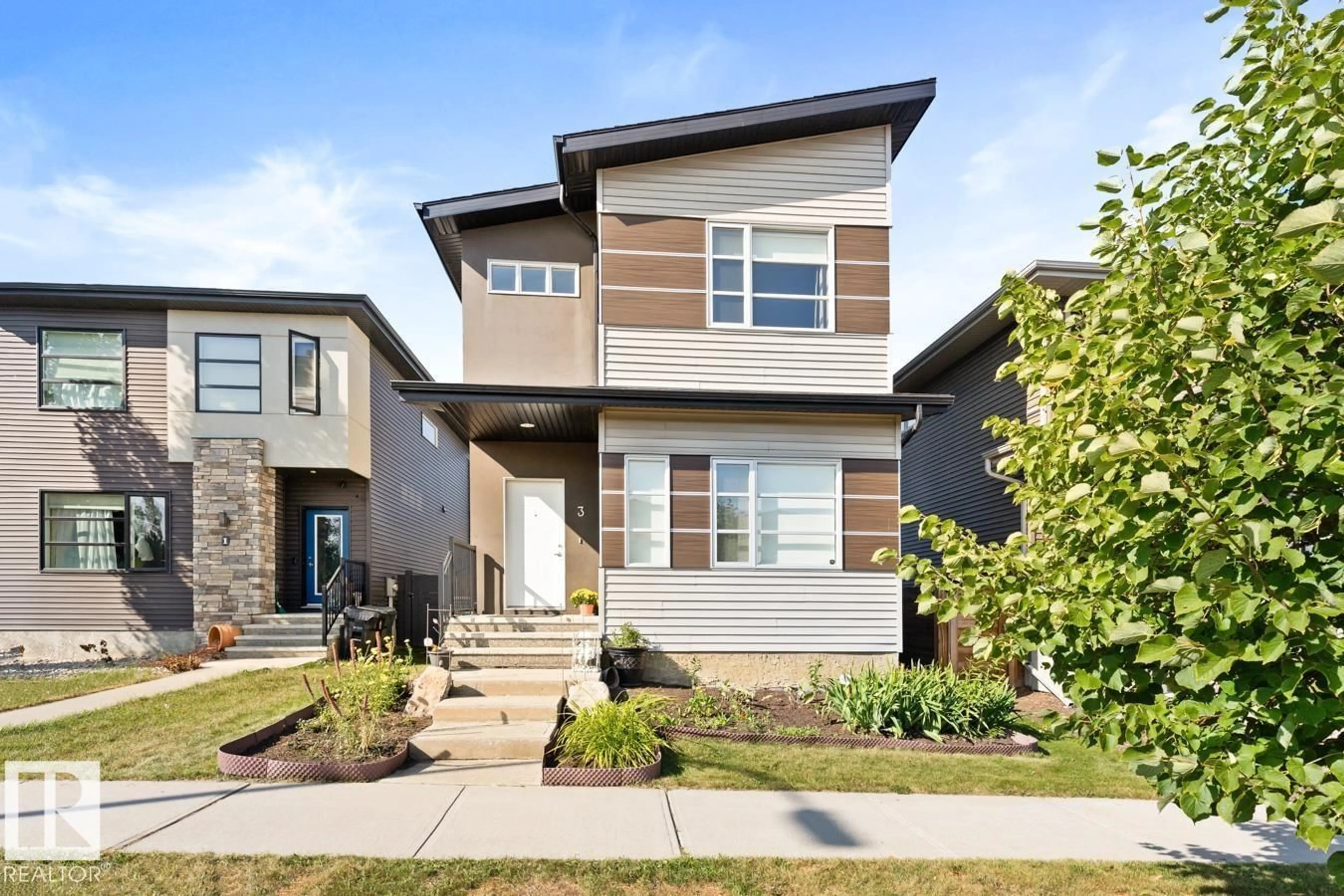 Home with vinyl exterior material, street for 3 KENTON WY, Spruce Grove Alberta T7X0P7