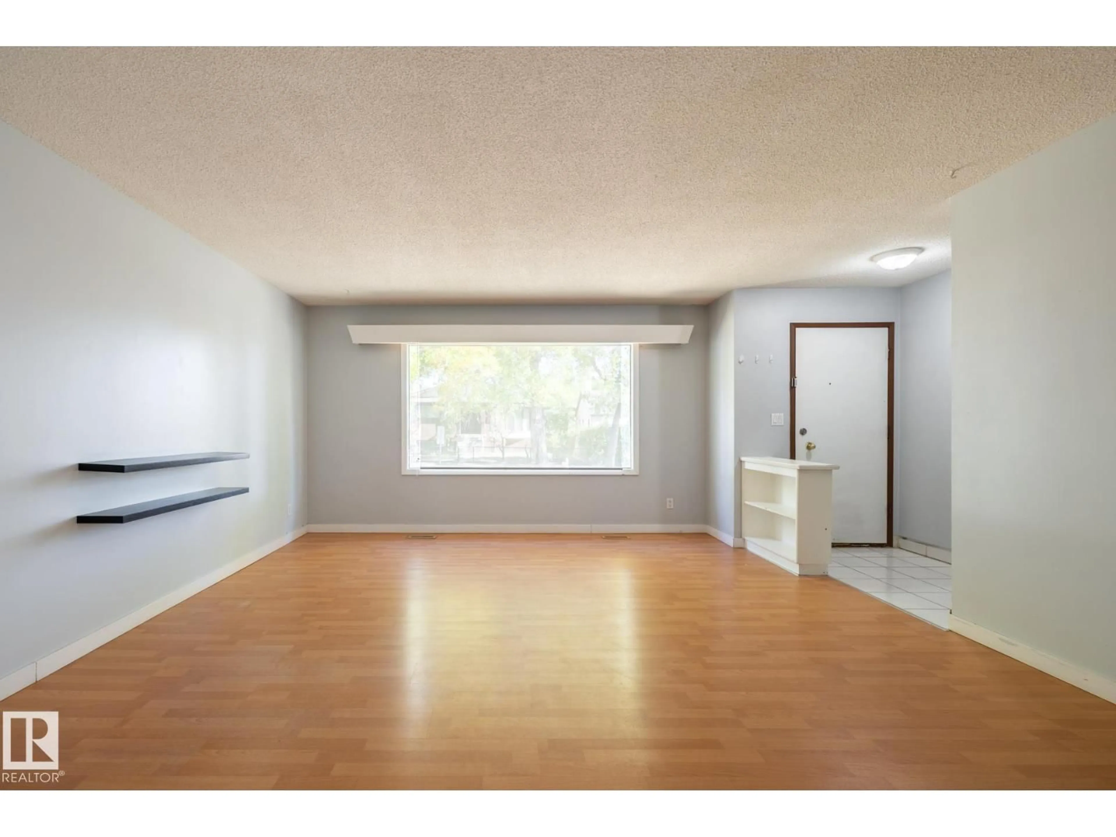 A pic of a room for 12116 87 ST, Edmonton Alberta T5B3N6
