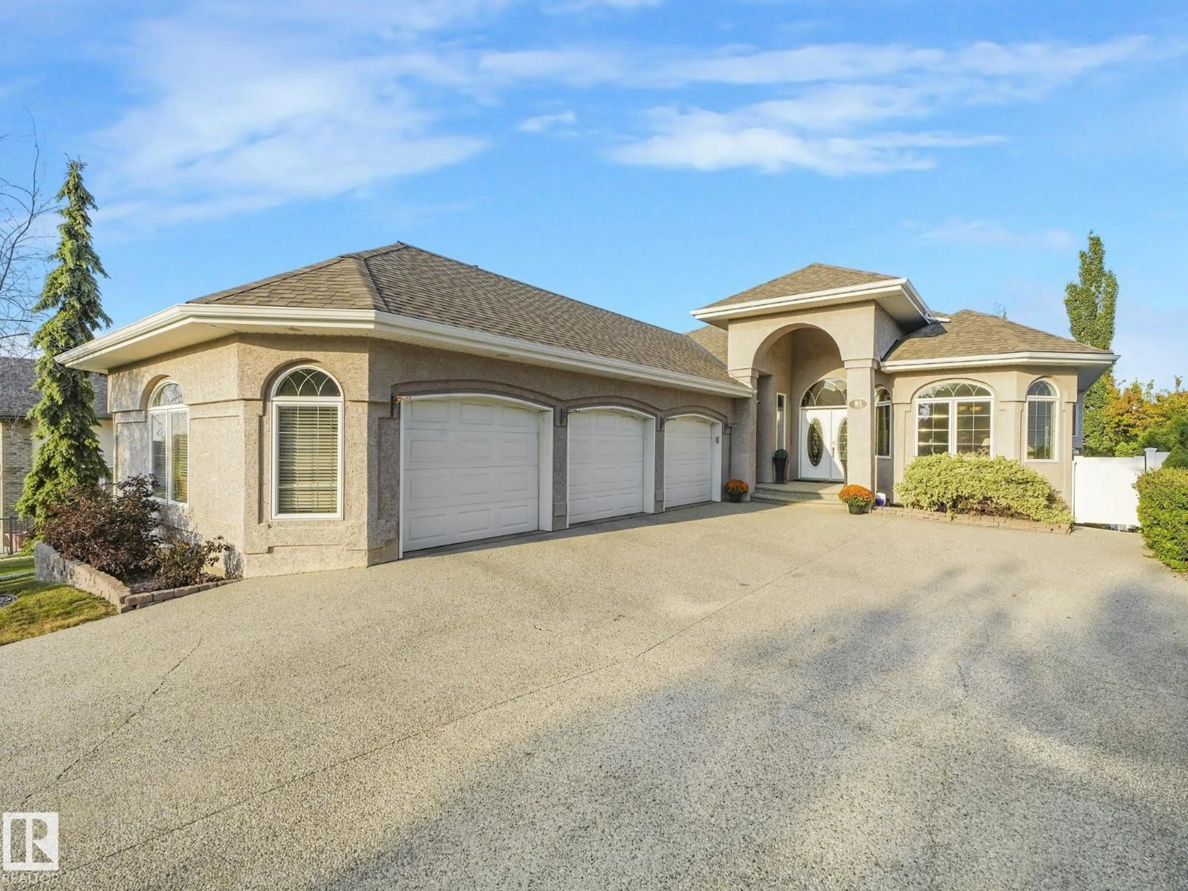 Indoor garage for 81 PROMENADE BV, Beaumont Alberta T4X1R1