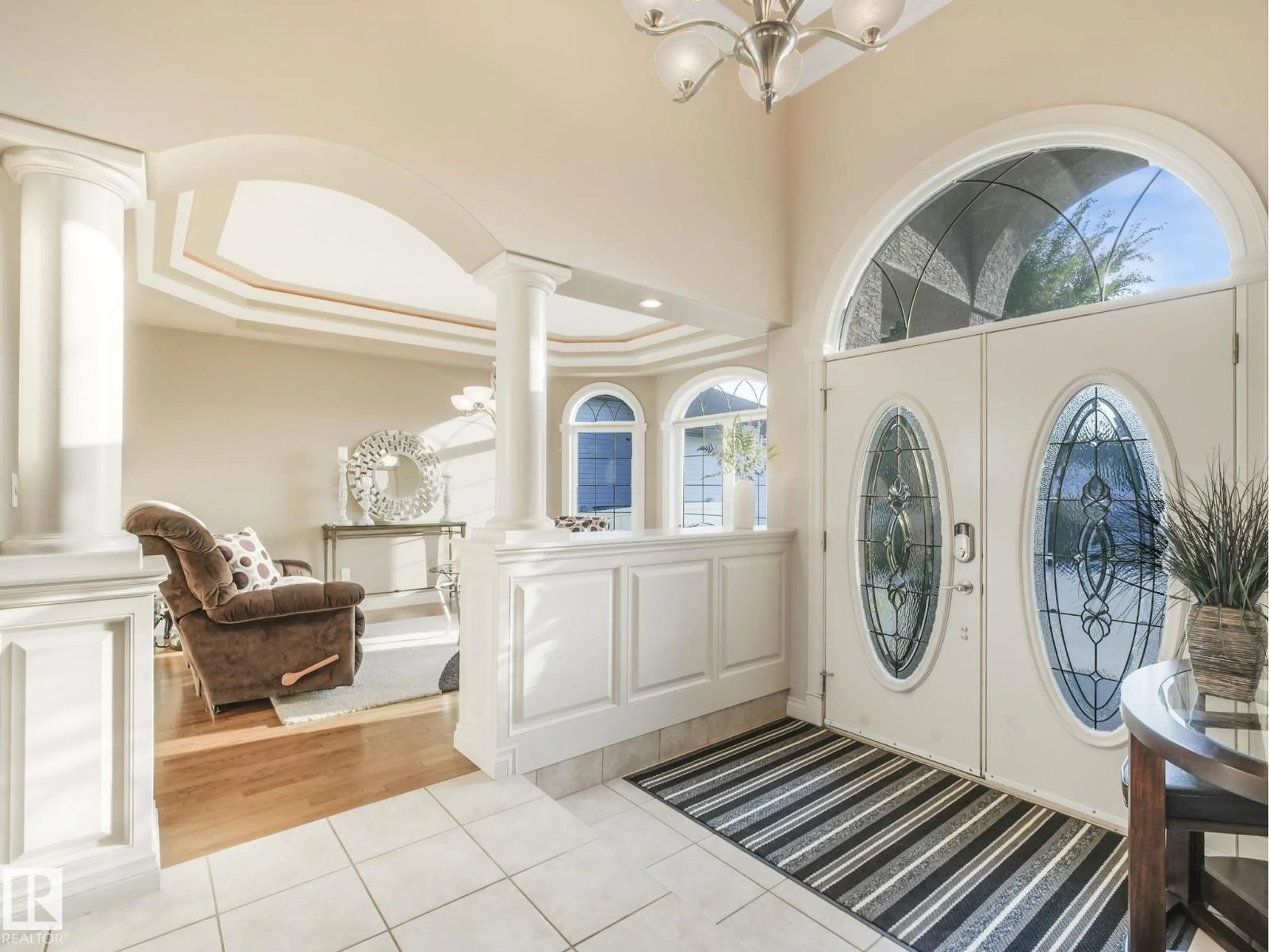Indoor entryway for 81 PROMENADE BV, Beaumont Alberta T4X1R1
