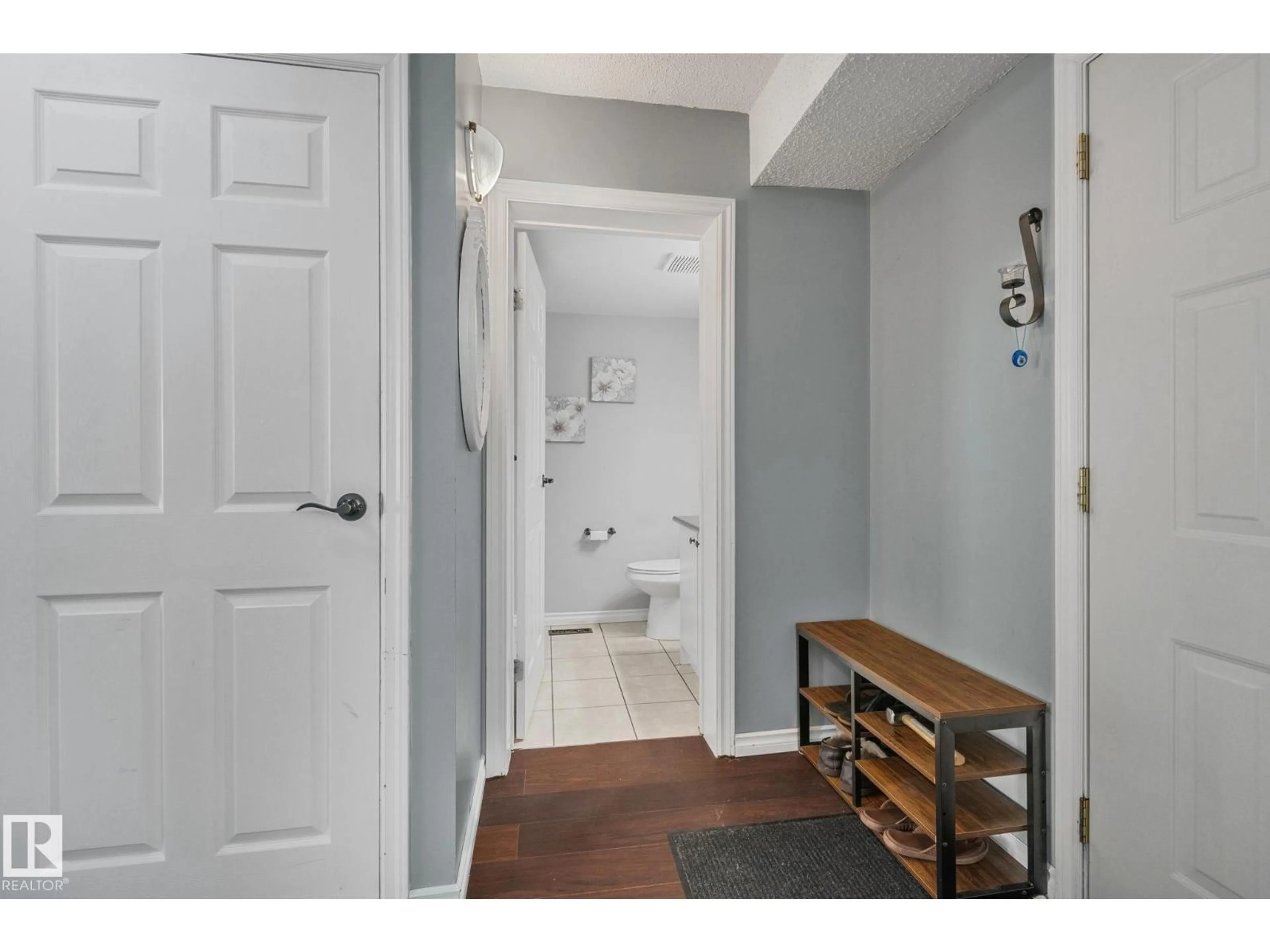 Indoor entryway for #76 - 7604 29 AV, Edmonton Alberta T6K3Z2