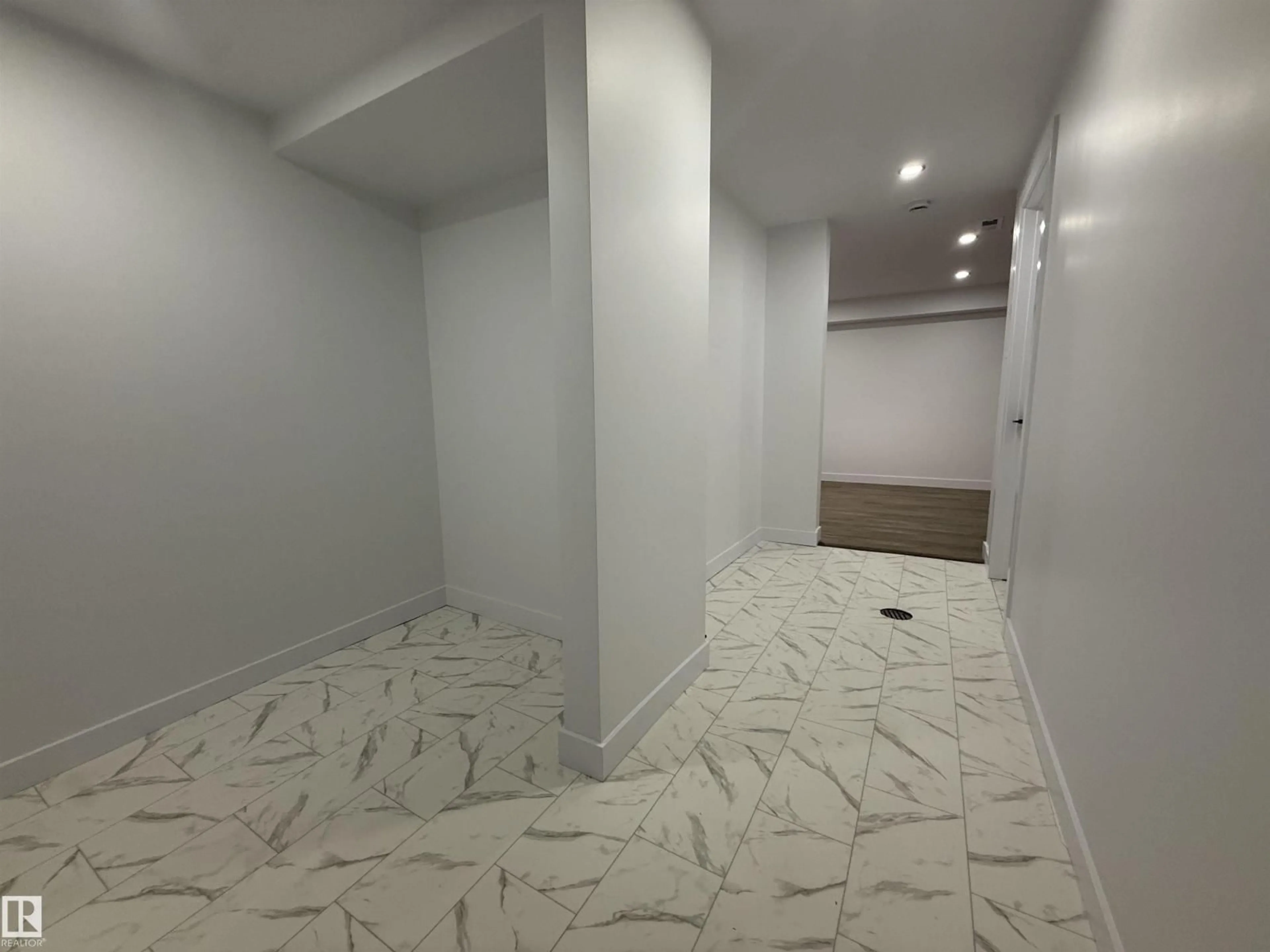 A pic of a room for 216 VILLAGE ON THE GREEN NW, Edmonton Alberta T5A1H2