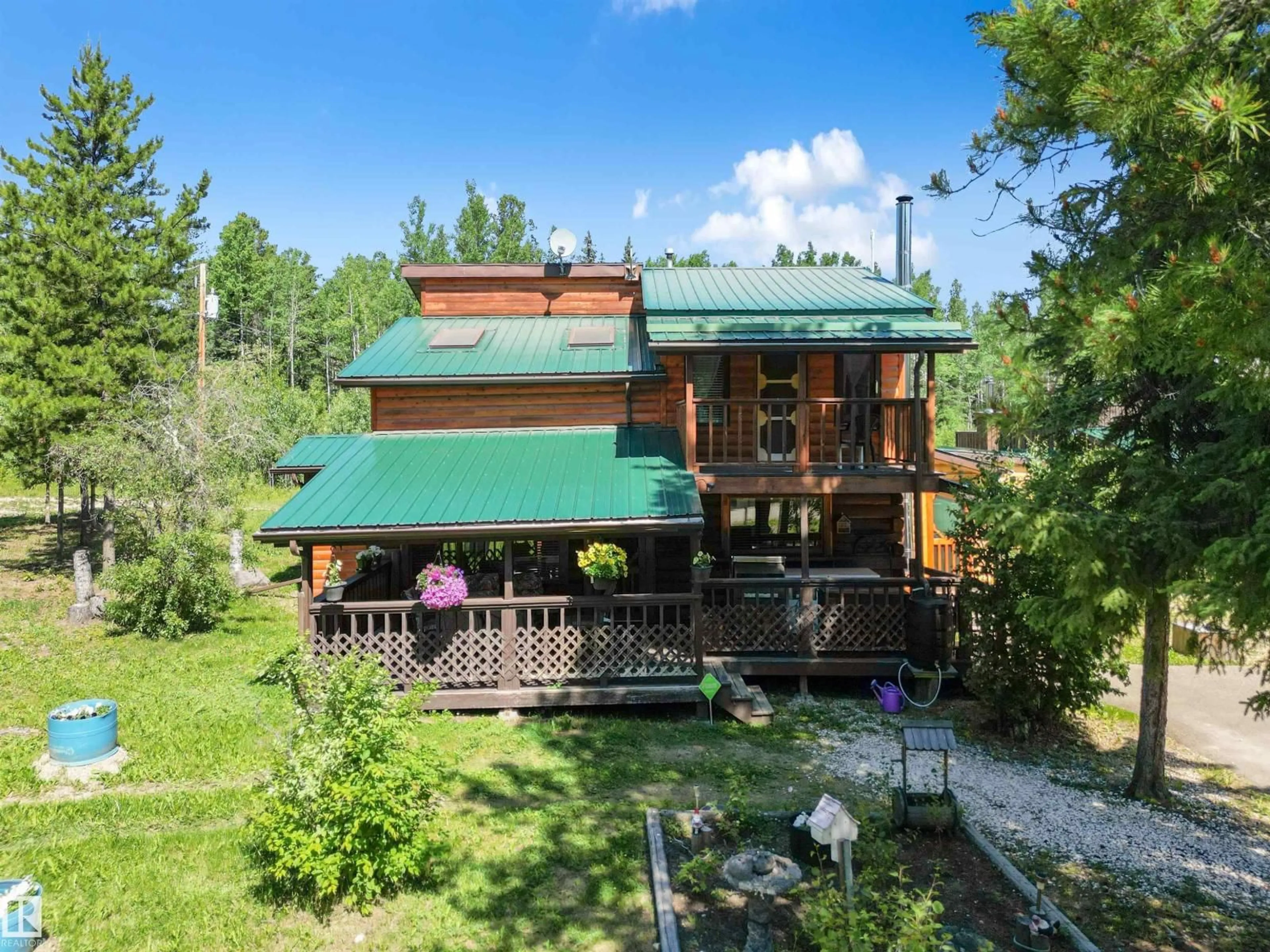 A pic from outside/outdoor area/front of a property/back of a property/a pic from drone, unknown for 4836 A 53 AVE & 4836 B 53 AV, Cynthia Alberta T0E0K0