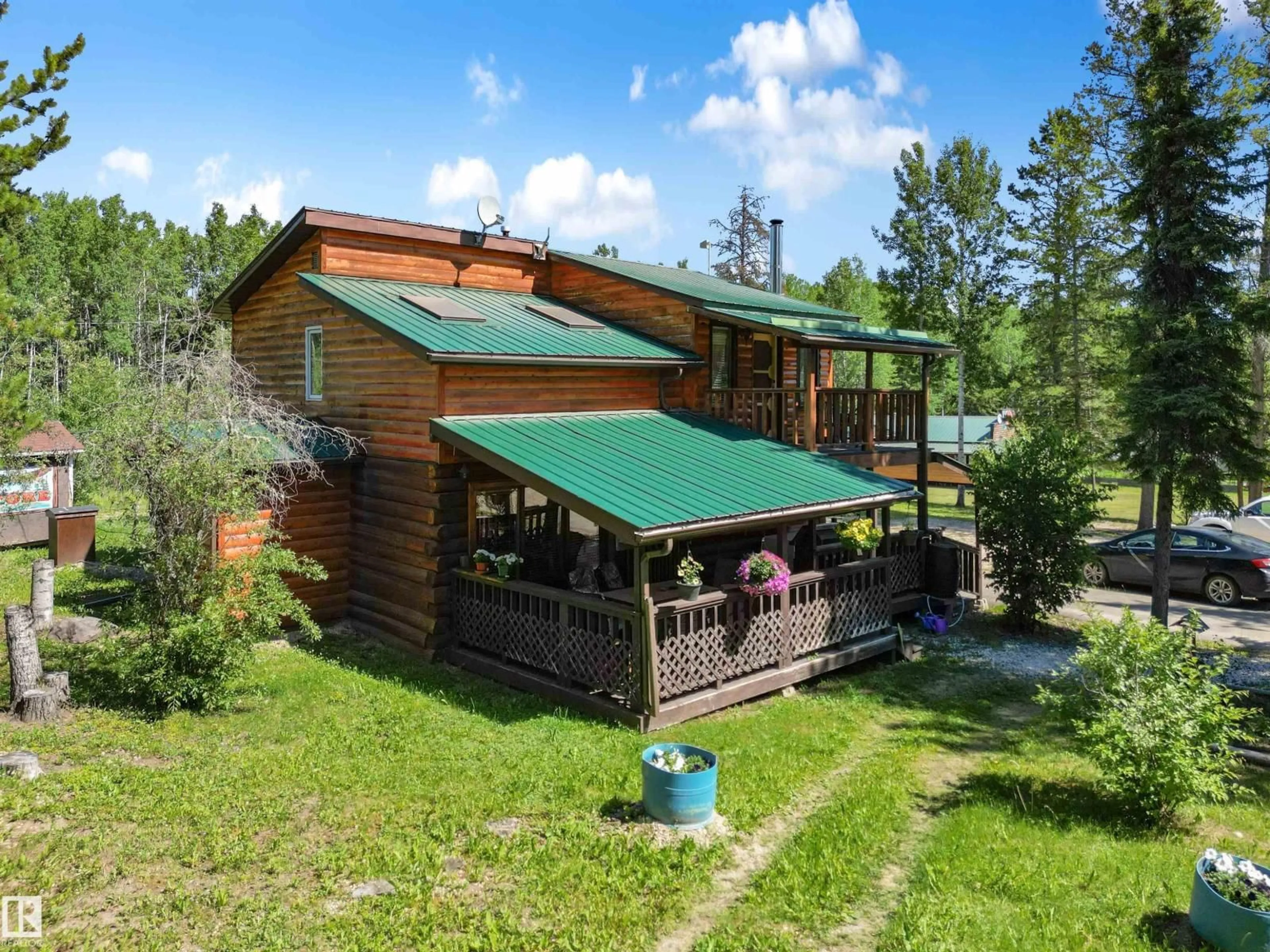 A pic from outside/outdoor area/front of a property/back of a property/a pic from drone, unknown for 4836 A 53 AVE & 4836 B 53 AV, Cynthia Alberta T0E0K0