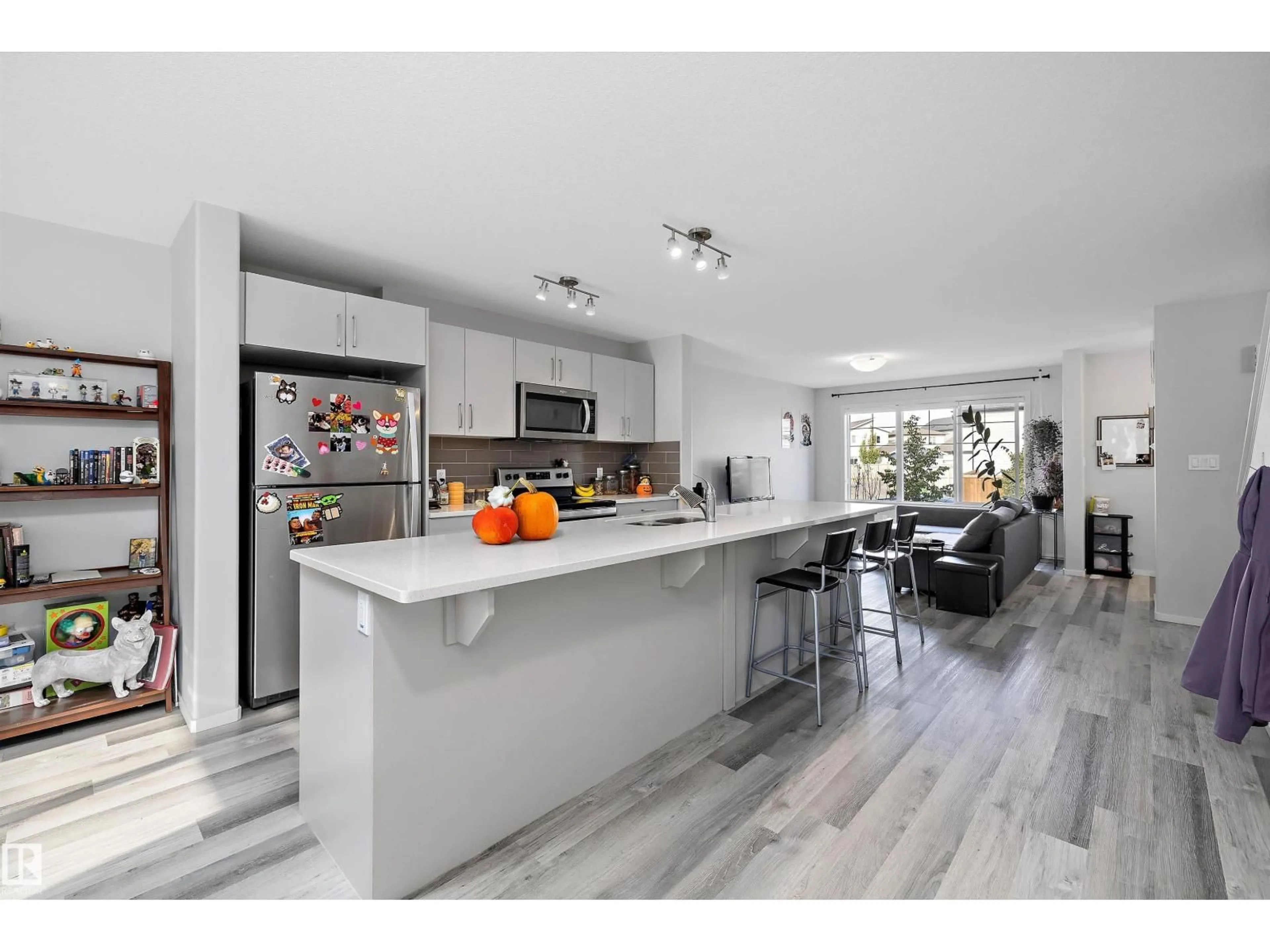 Open concept kitchen, unknown for 6209 66 ST, Beaumont Alberta T4X2E3