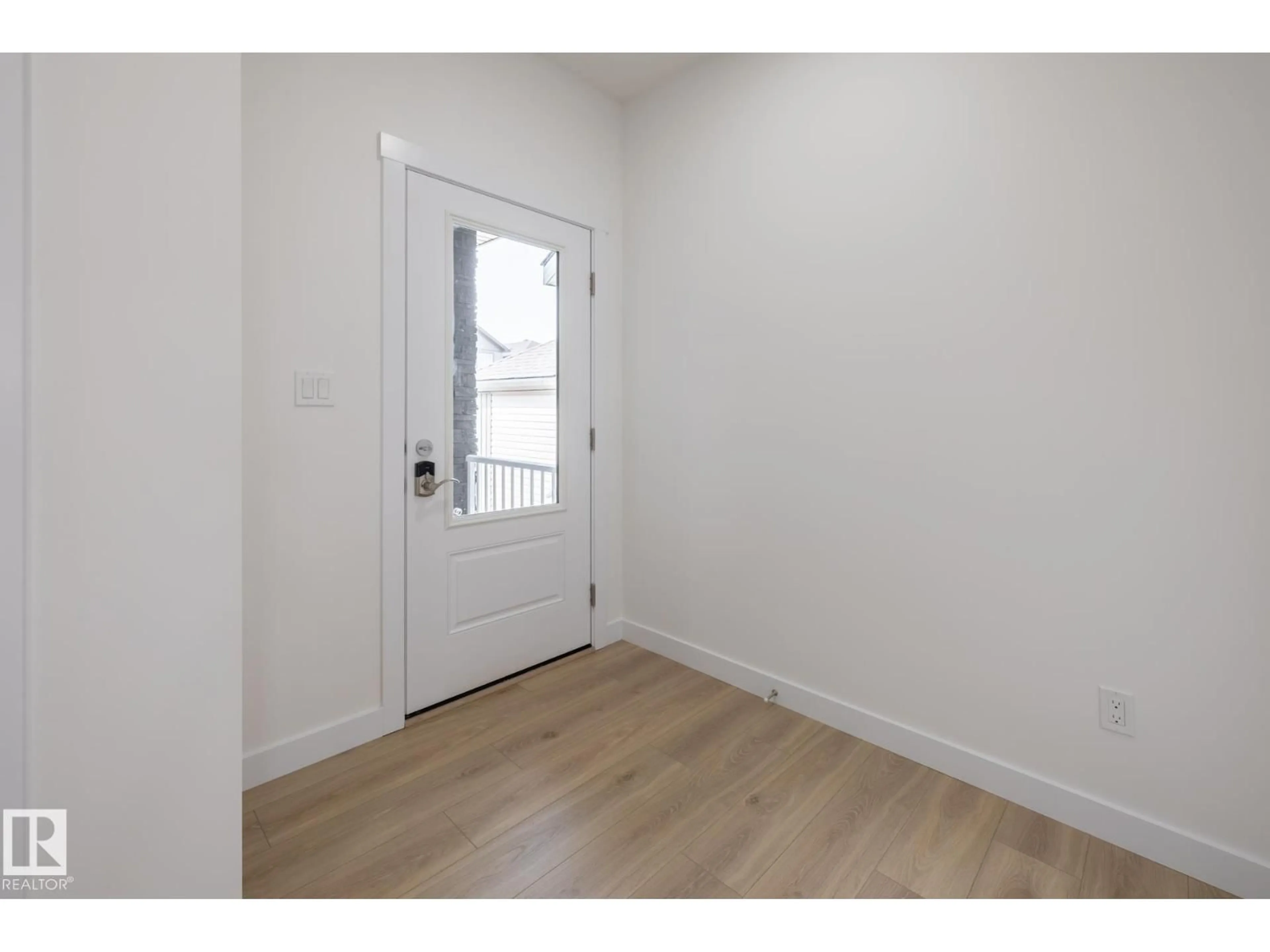 Indoor entryway for NW - 1933 209A ST, Edmonton Alberta T6M3B5