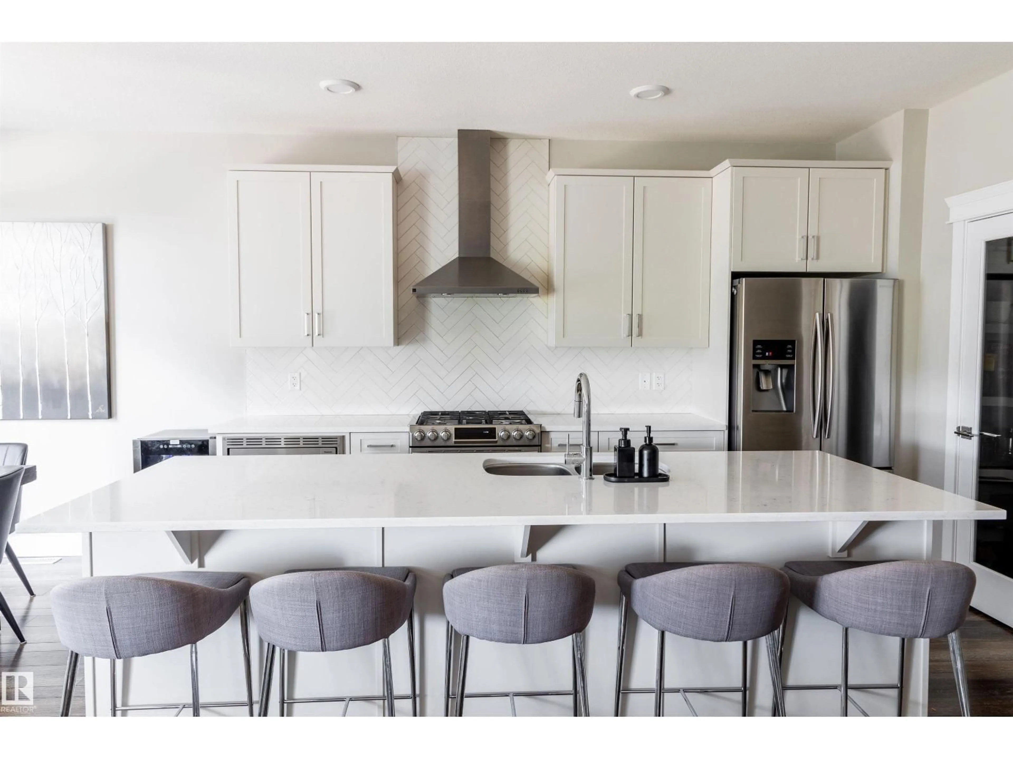 Open concept kitchen, ceramic/tile floor for SW - 2722 COLLINS CR, Edmonton Alberta T6W3X4