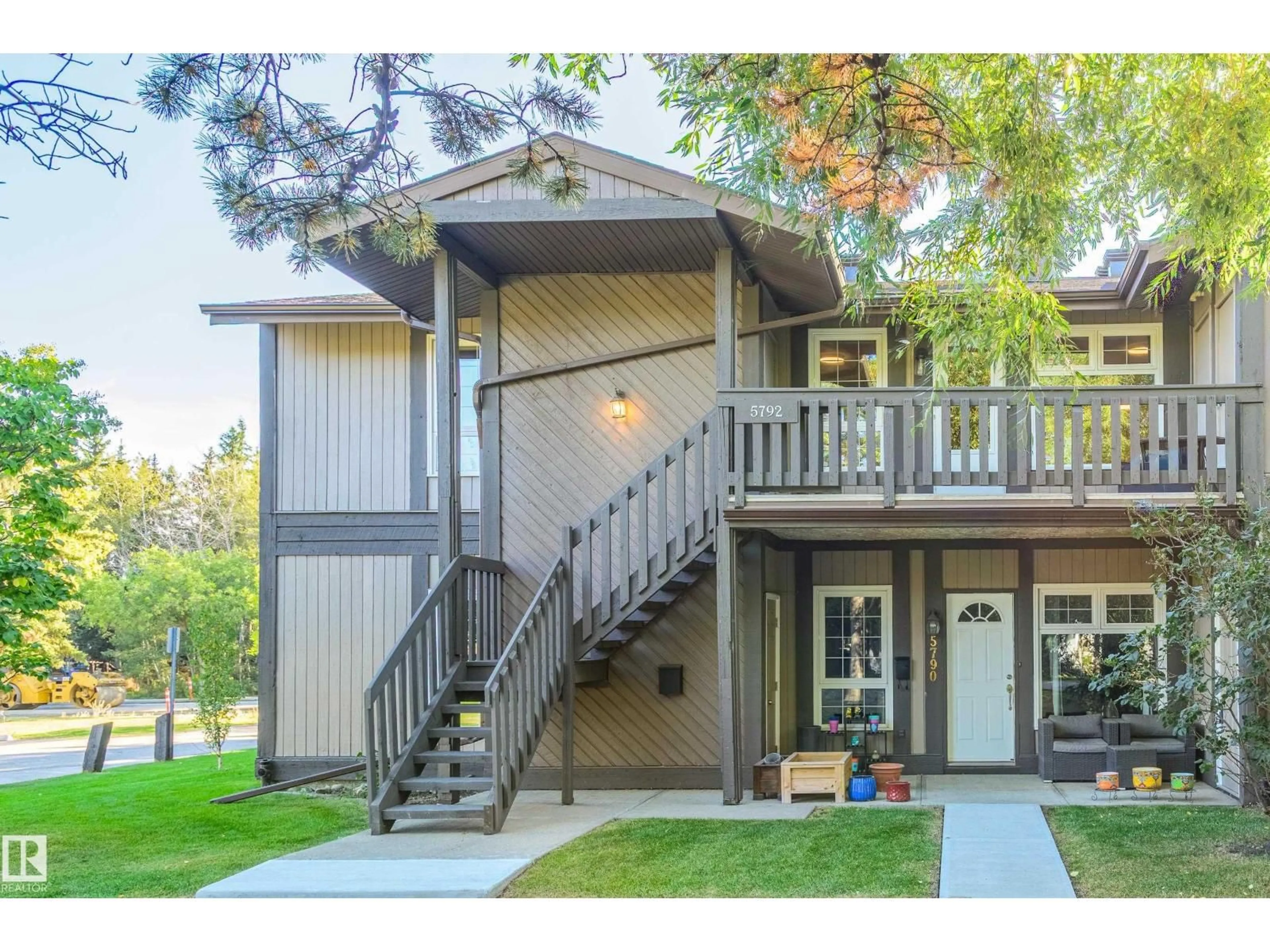 Home with vinyl exterior material, mountain view for NW - 5792 172 ST, Edmonton Alberta T6M1B4