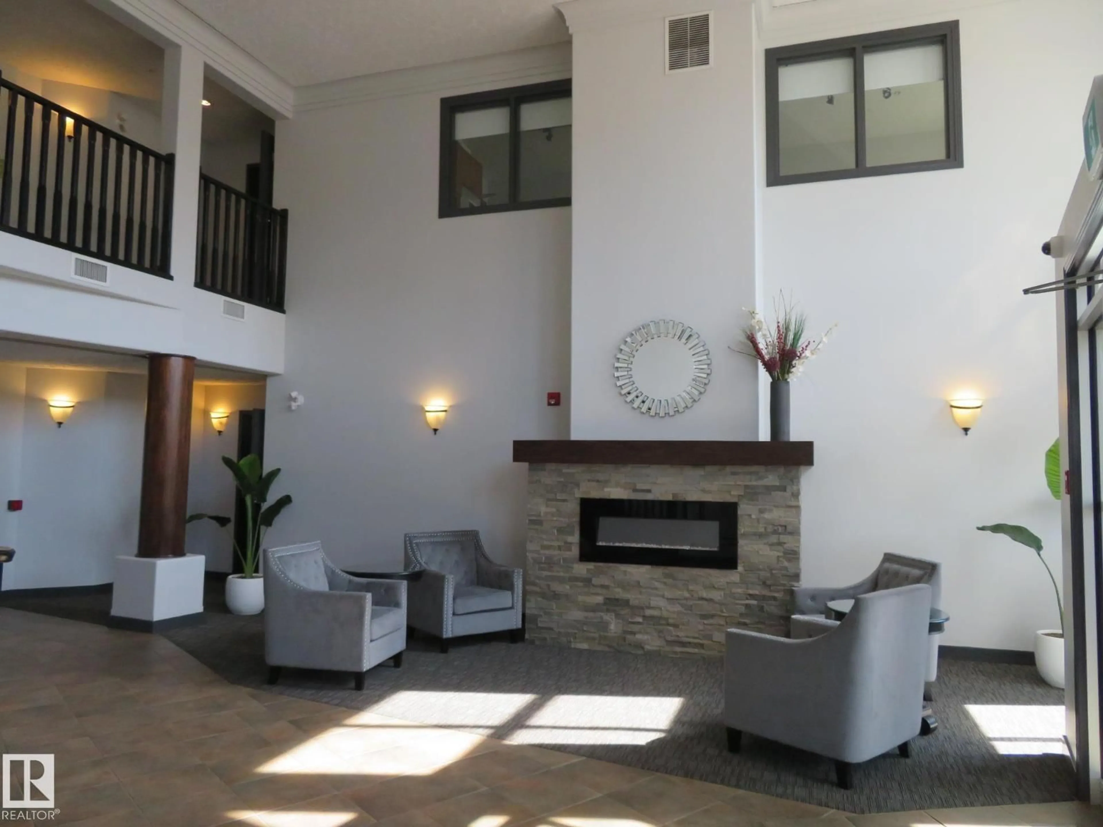 Lobby for 405 - 10221 111 ST, Edmonton Alberta T5K2W5