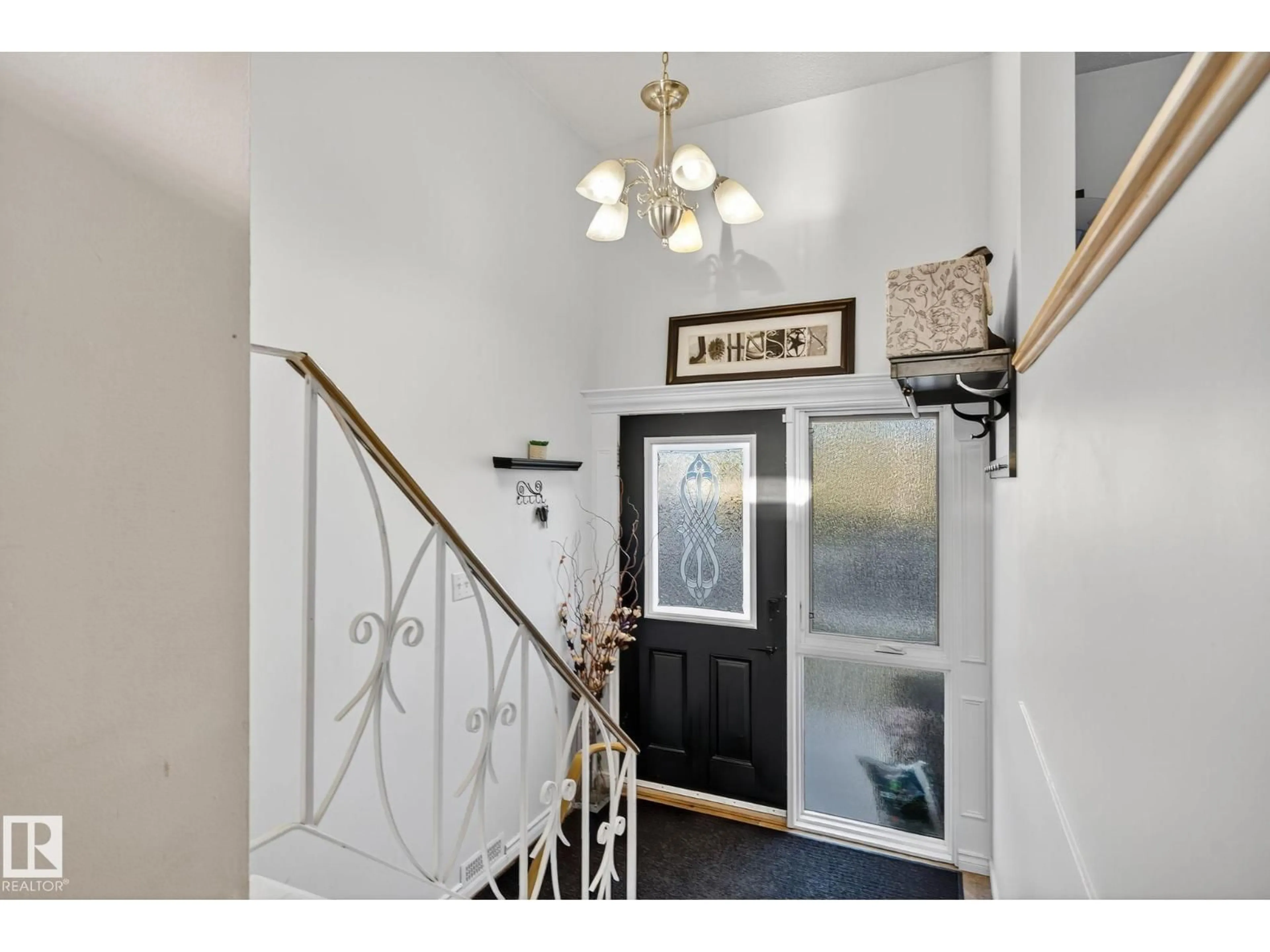 Indoor entryway for NW - 17008 108 ST, Edmonton Alberta T5X3C5